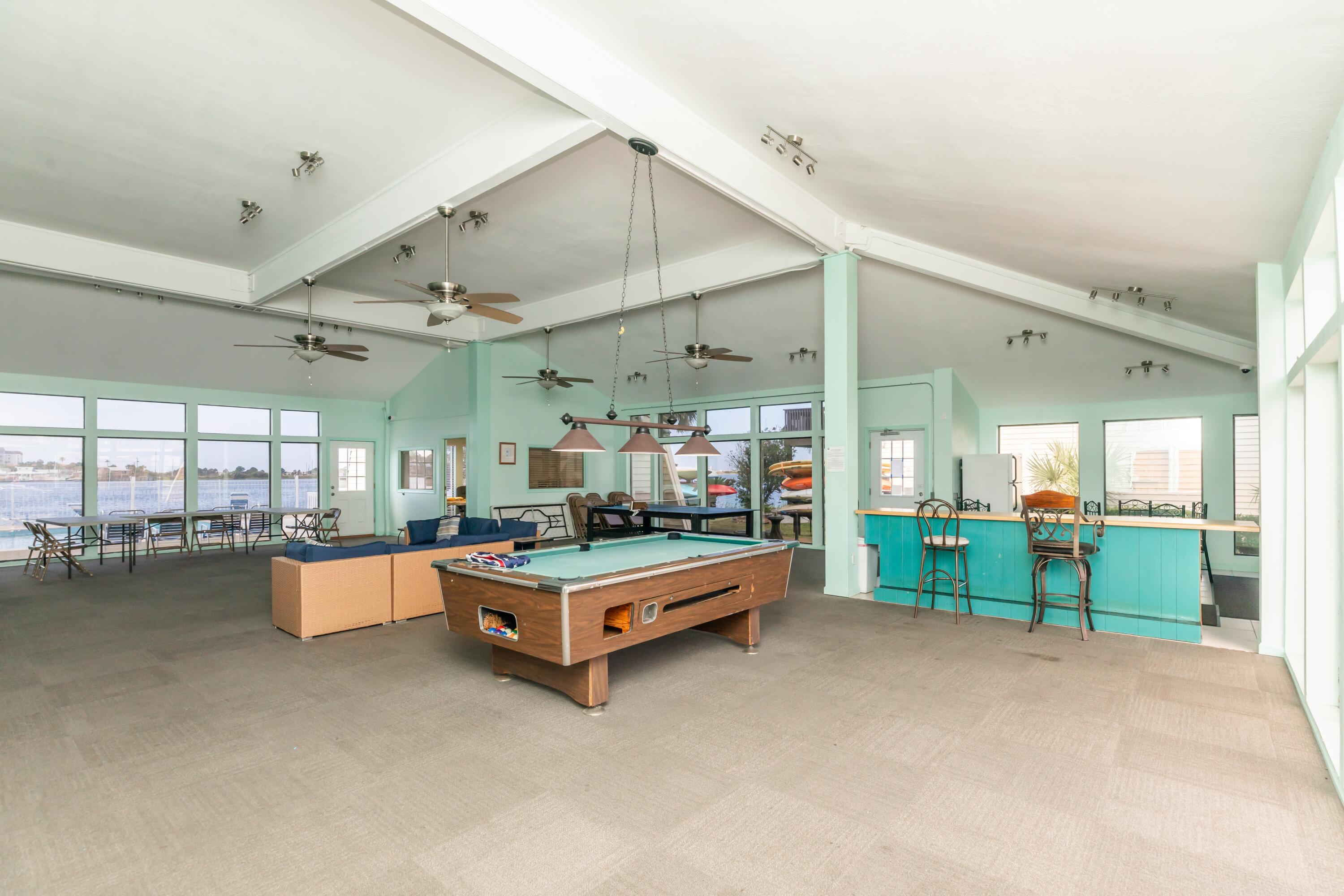 FOUNTAINHEAD COND - Residential Lease