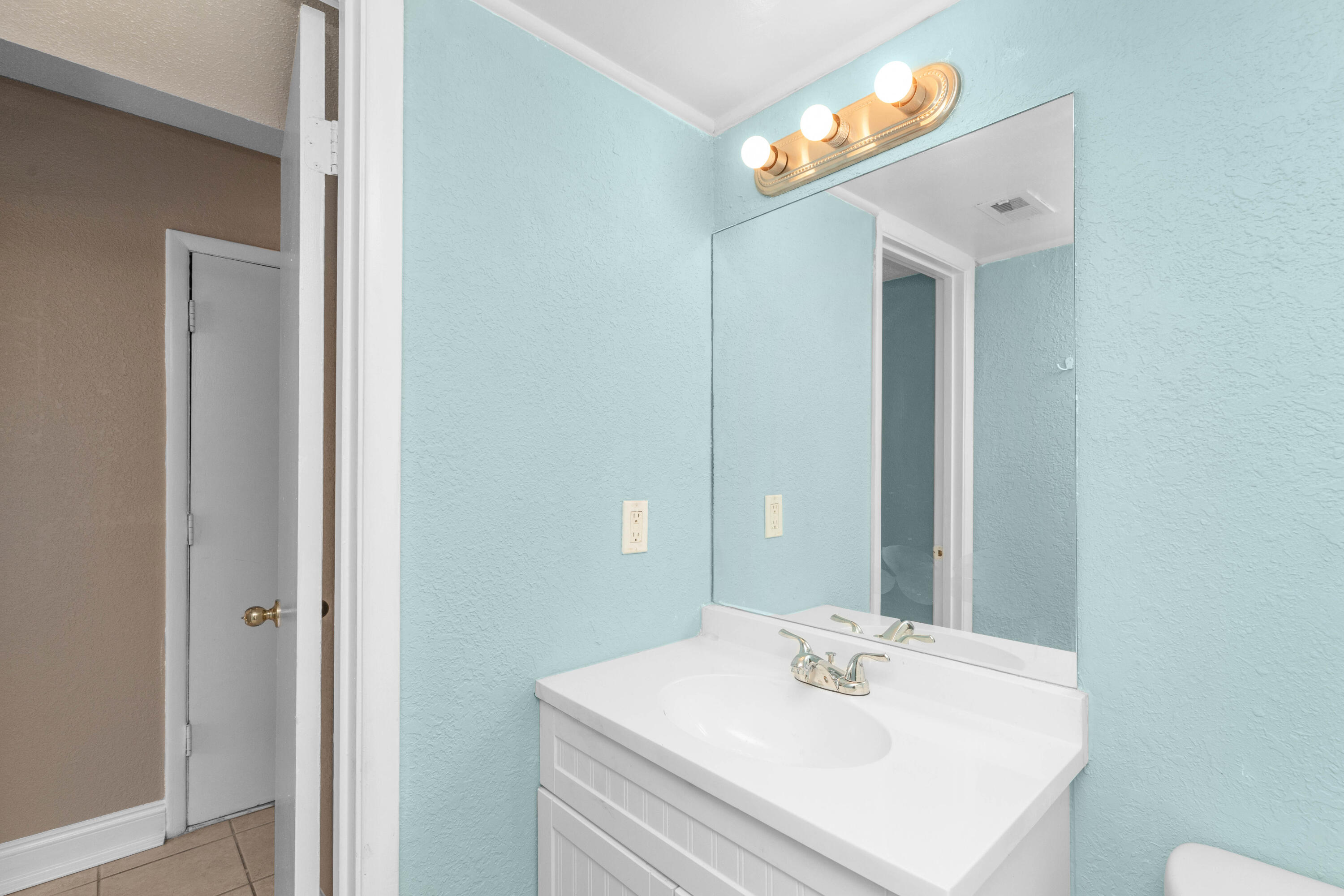 FOUNTAINHEAD COND - Residential Lease