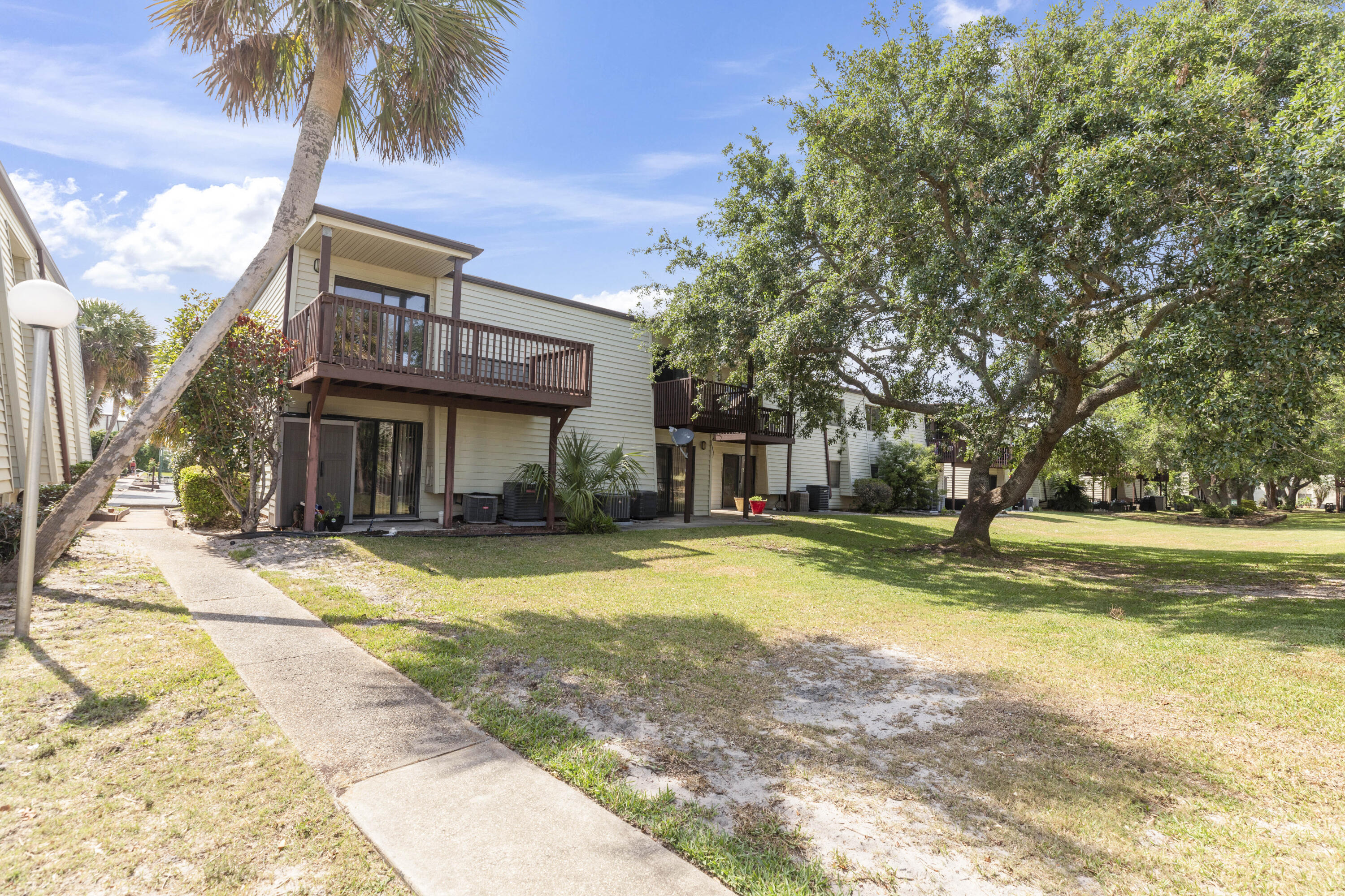FOUNTAINHEAD COND - Residential Lease