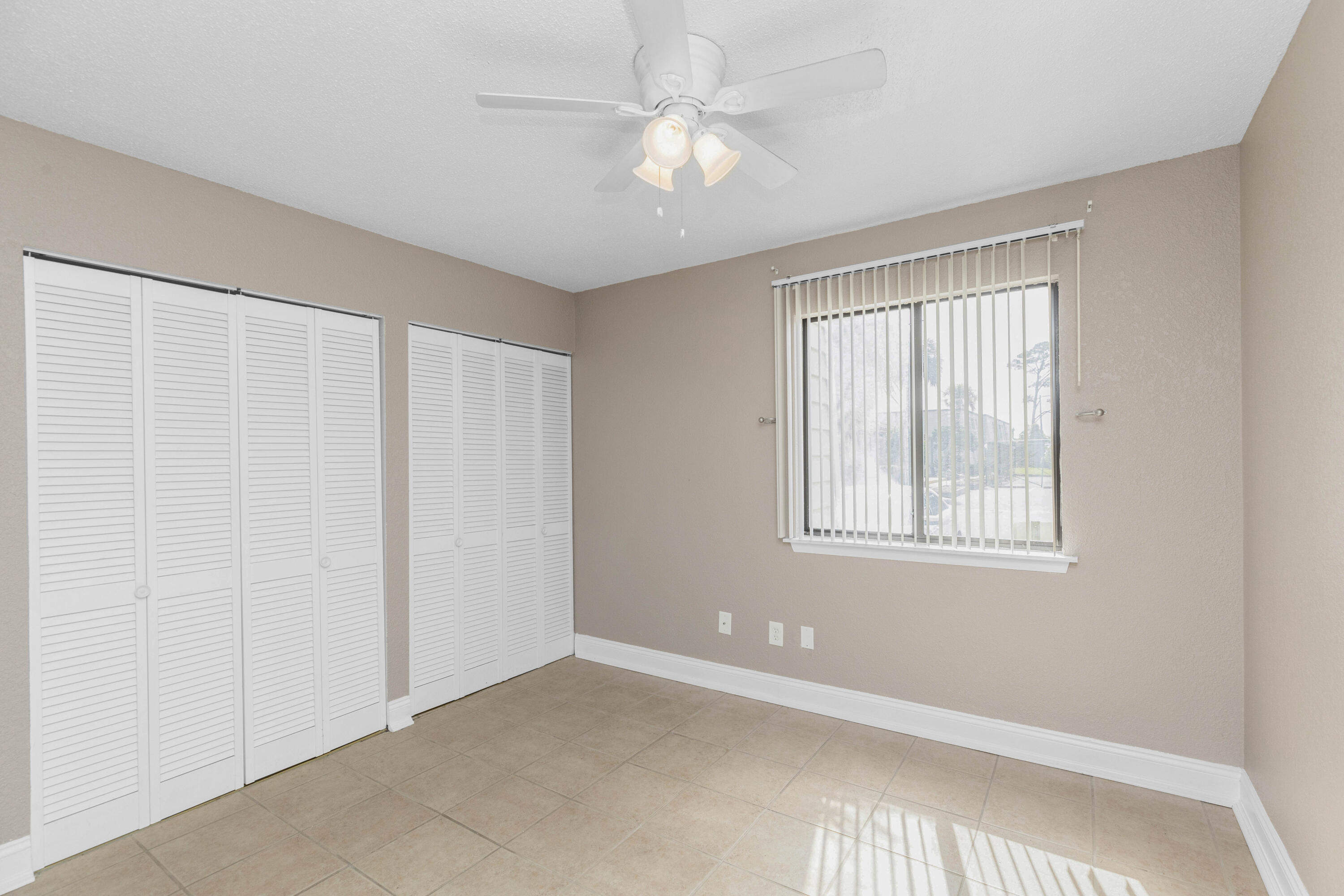 FOUNTAINHEAD COND - Residential Lease
