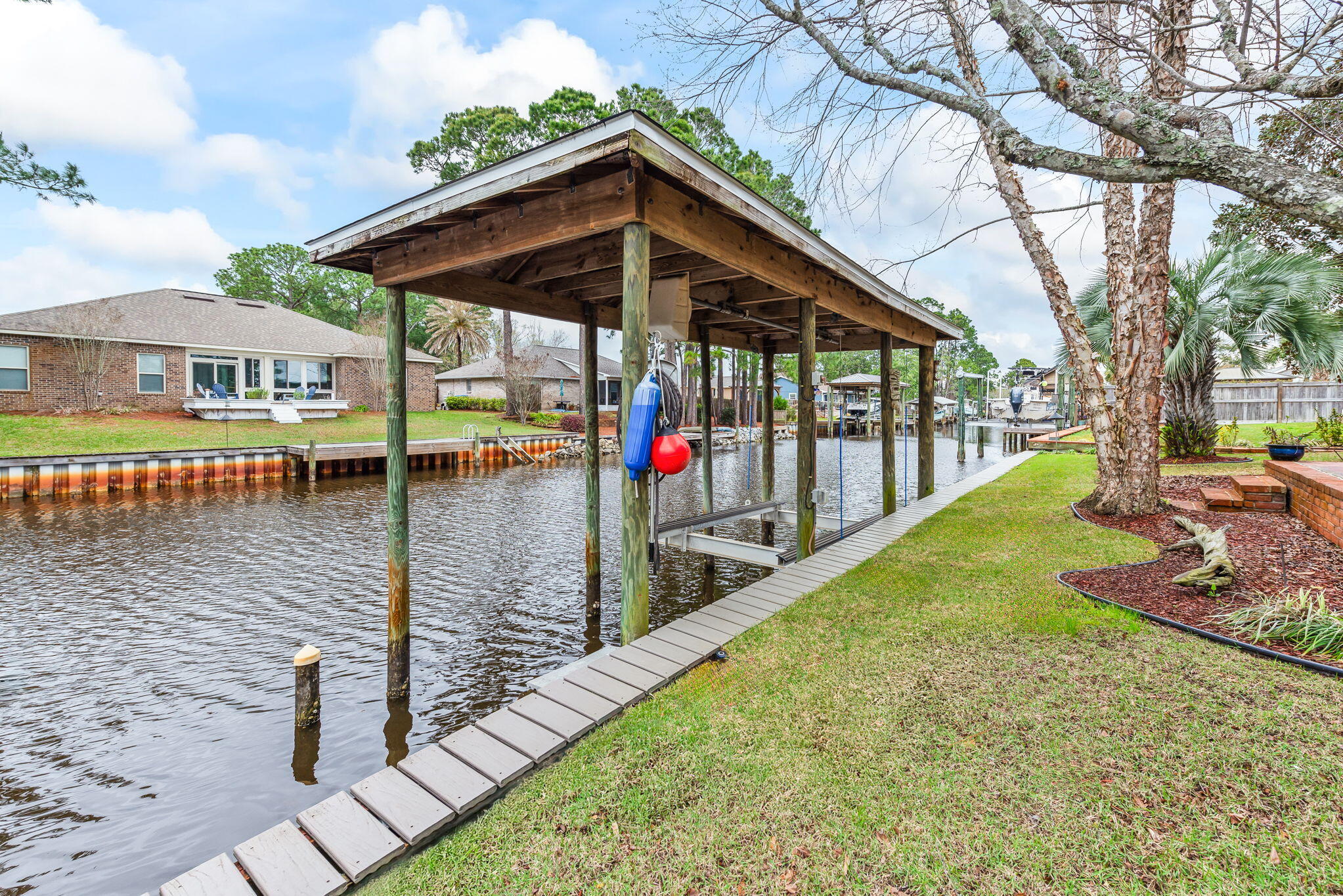 POLYNESIAN ISLANDS - Residential