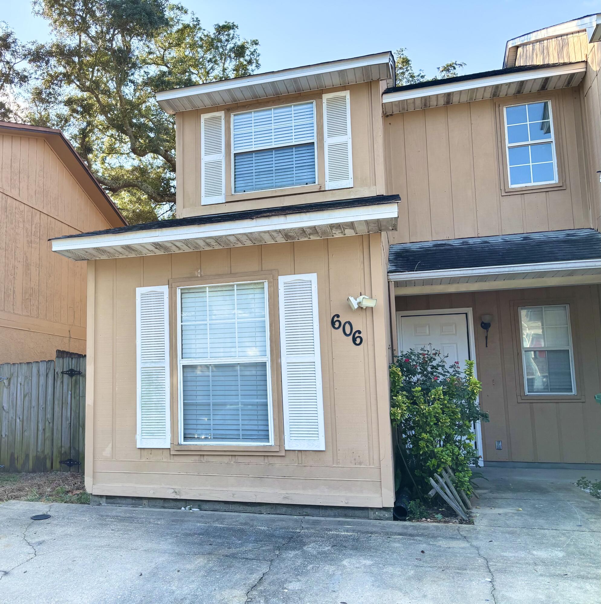 LIVEOAK S/D - Residential Lease