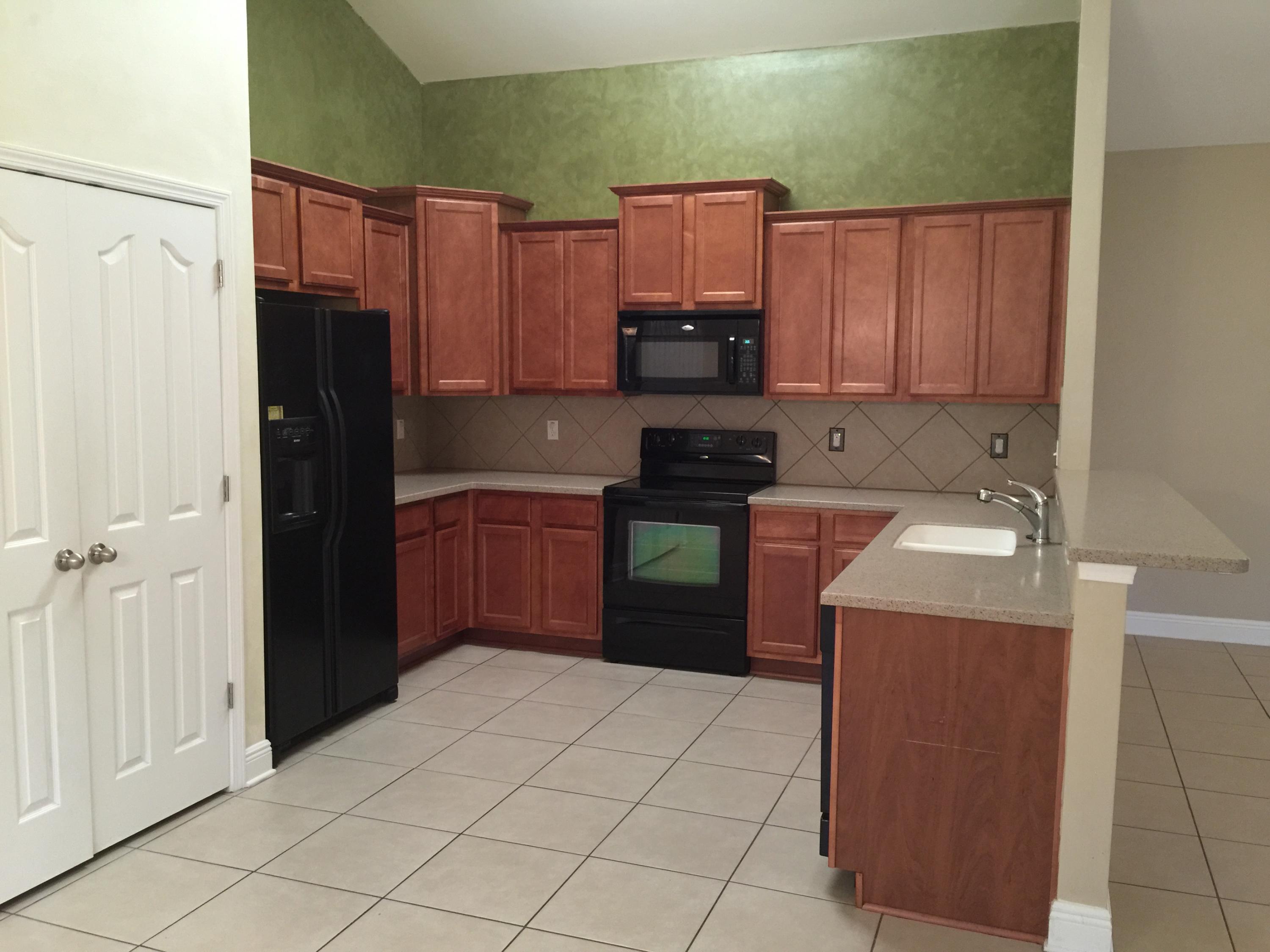 ROLLING RIDGE S/D - Residential Lease
