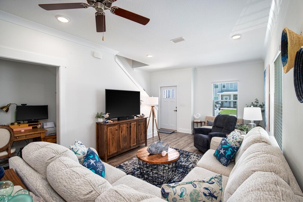 THE VERANDAS AT FREEPORT - Residential Lease