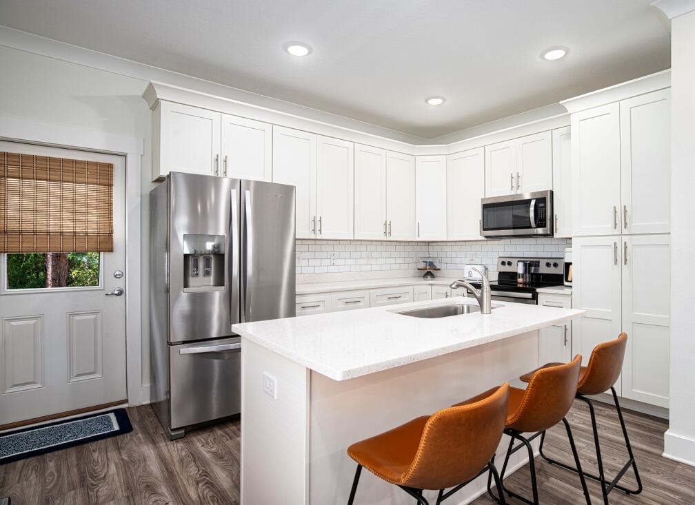 THE VERANDAS AT FREEPORT - Residential Lease