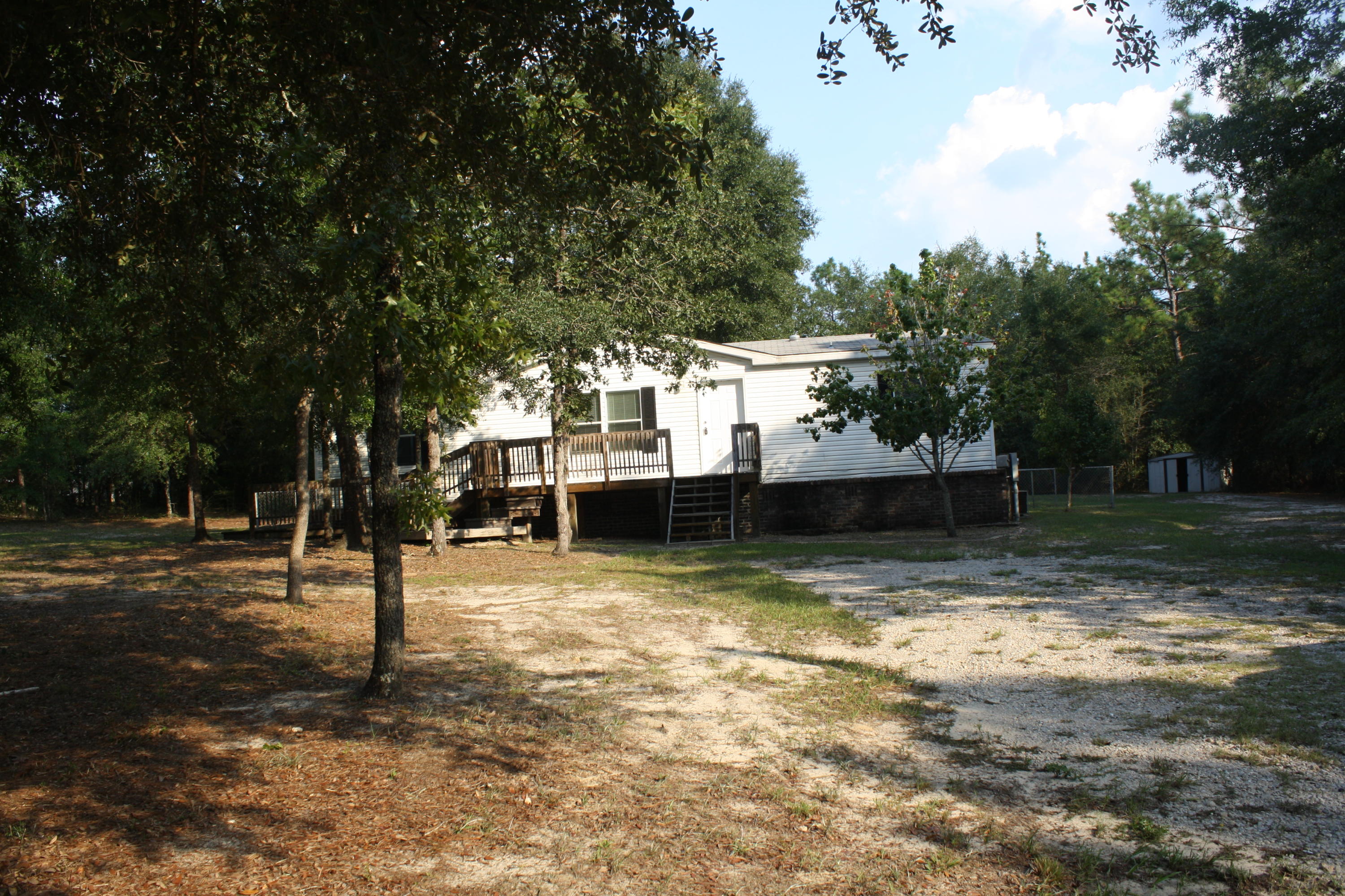 IN A QUIET COUNTRY ATMOSPHERE, THIS 3BD/ 2BA HOME IS LOCATED ON A FULL 1 ACRE LOT FOR YOUR ENJOYMENT.SMALL PET UNDER 25 LBS WITH OWNER APPROVAL AND 250.00 NON REFUNDABLE PET FEE.