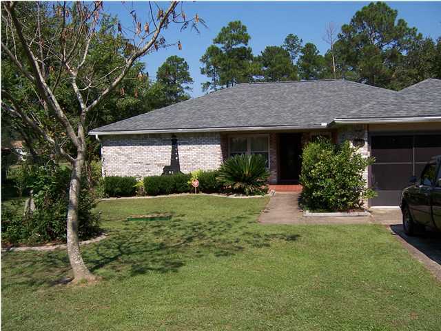COUNTRY CLUB ESTATES 1 OF CRESTVIEW - Residential Lease