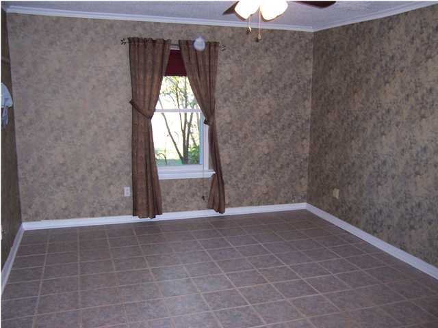 COUNTRY CLUB ESTATES 1 OF CRESTVIEW - Residential Lease