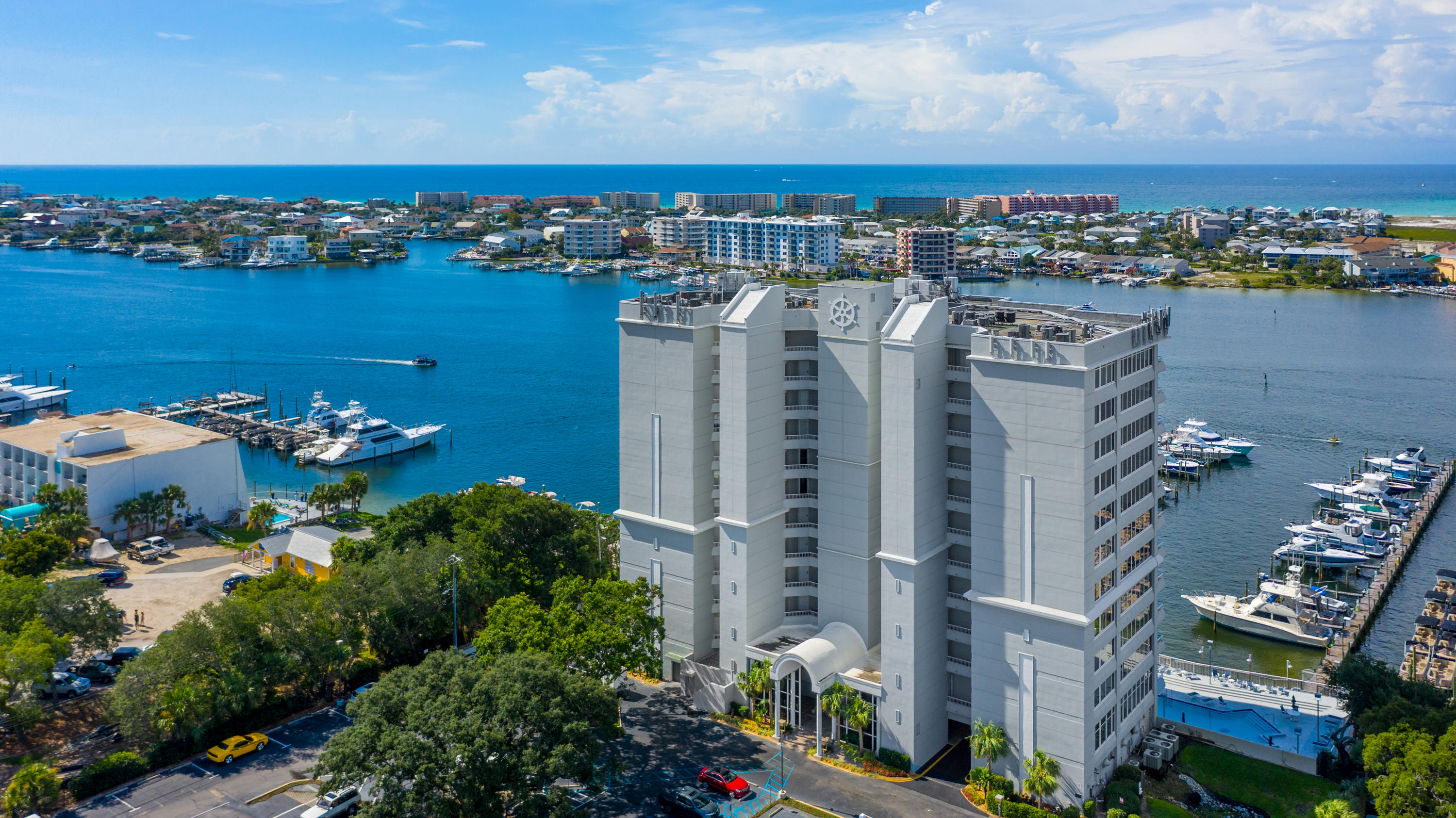 DESTIN YACHT CLUB - Residential