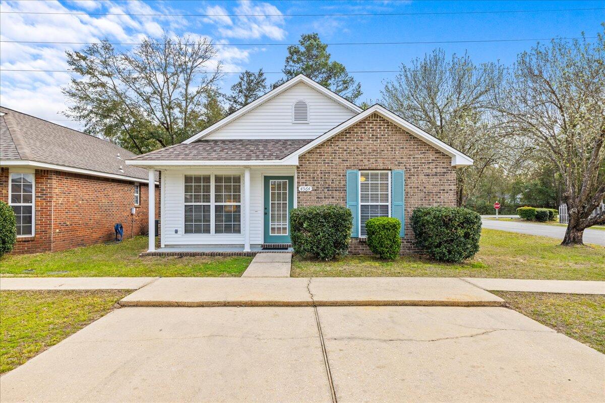 MULTIPLE OFFERS RECEIVED. 
Charming 3 bed/ 2 bath home on a corner lot, and tucked in a cul-de-sac in the Bungalows of Bluewater Bay!
As you enter, you'll find an inviting living room that opens into the dining area and kitchen,
The sunny kitchen offers ample countertop space,  and a convenient breakfast bar perfect for enjoying casual meals.
Primary bedroom featuring a walk-in closet, and a private en-suite bathroom.
This home has a desirable split-bedroom floor plan with 2 additional bedrooms and a full bathroom.
Privacy fenced backyard with patio- perfect for enjoying your morning coffee or a summer BBQ.
For added peace of mind, this home comes with the assurance of recent updates to all major systems. Roof (2020), HVAC (2022), Water Heater (2024). (If applicable) Sprinkler... system is operational and will convey "As Is". Seller to warrant pump and timer only.