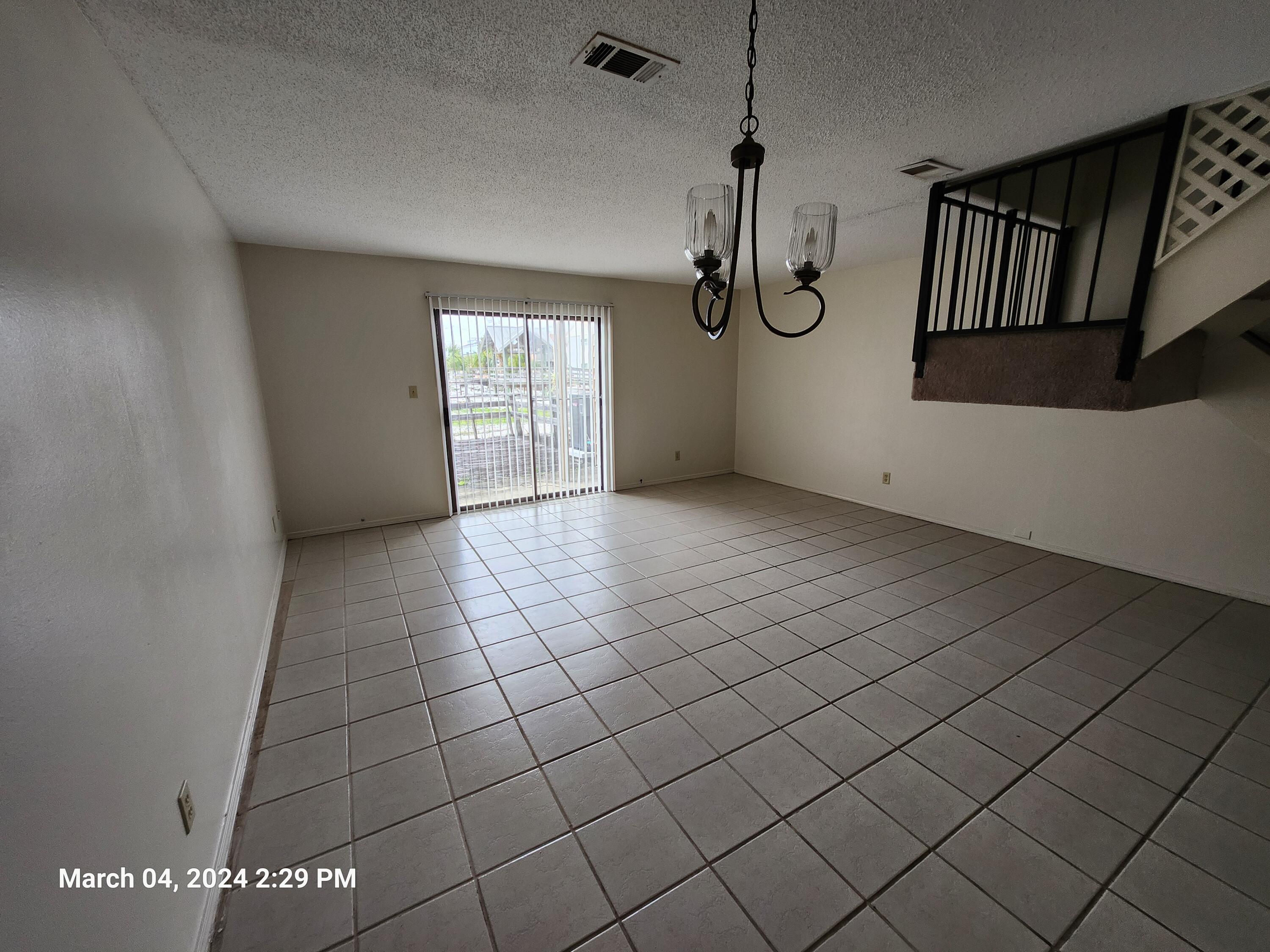 MANOR SHORES VILLAS - Residential Lease