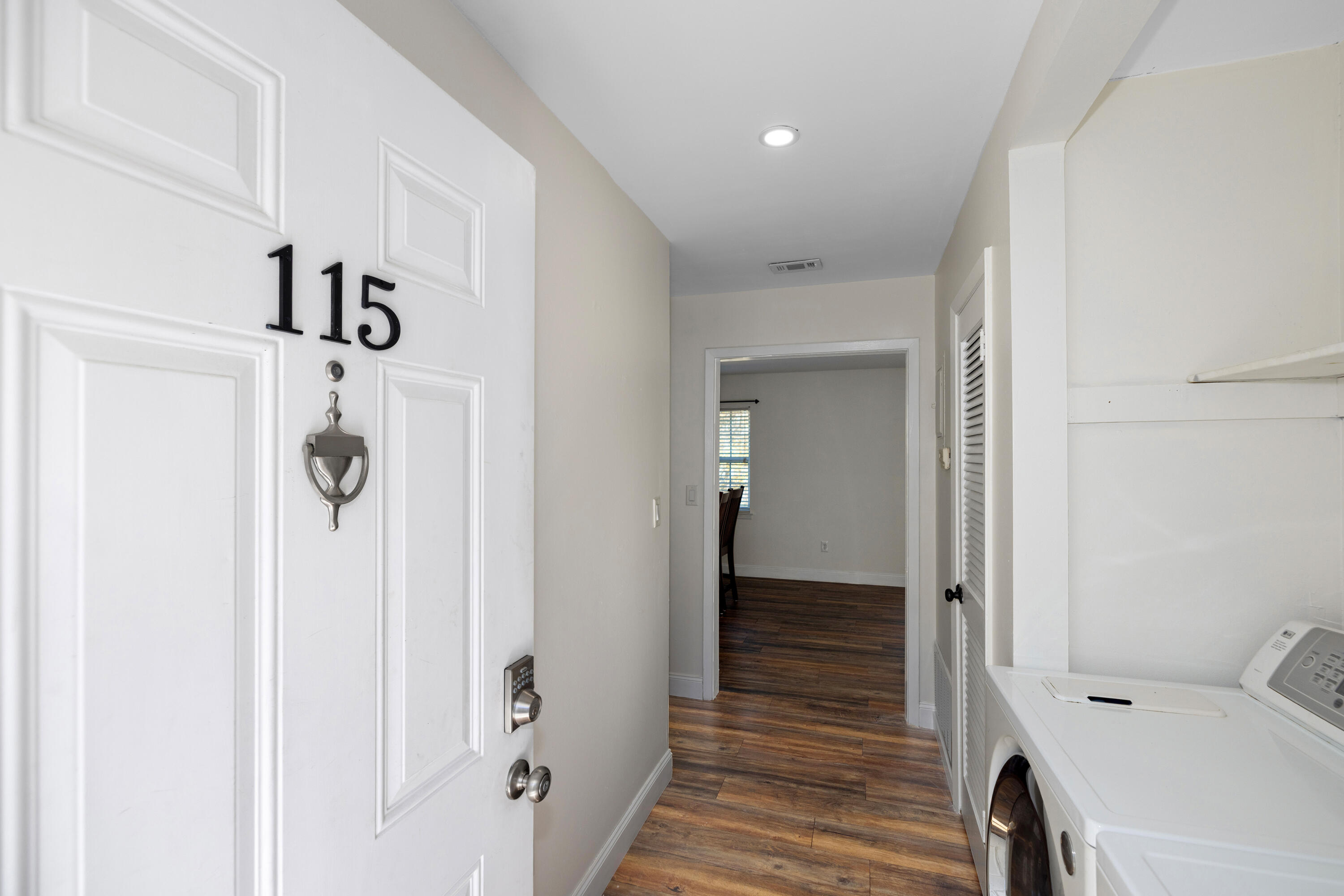 COUNTRY CLUB CONDO - Residential Lease