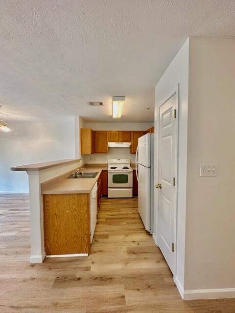 ROLLING PINES - Residential Lease