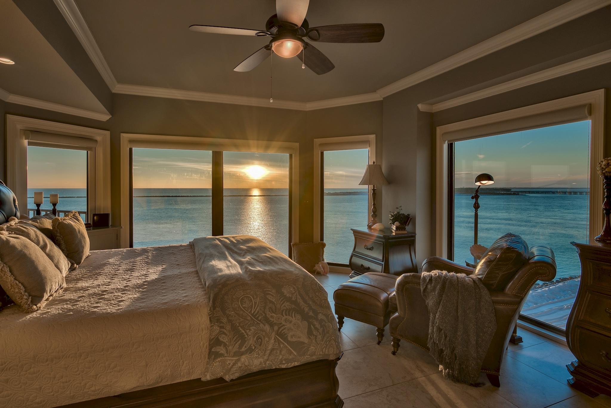 WATERVIEW TOWERS YACHT CLUB - Residential