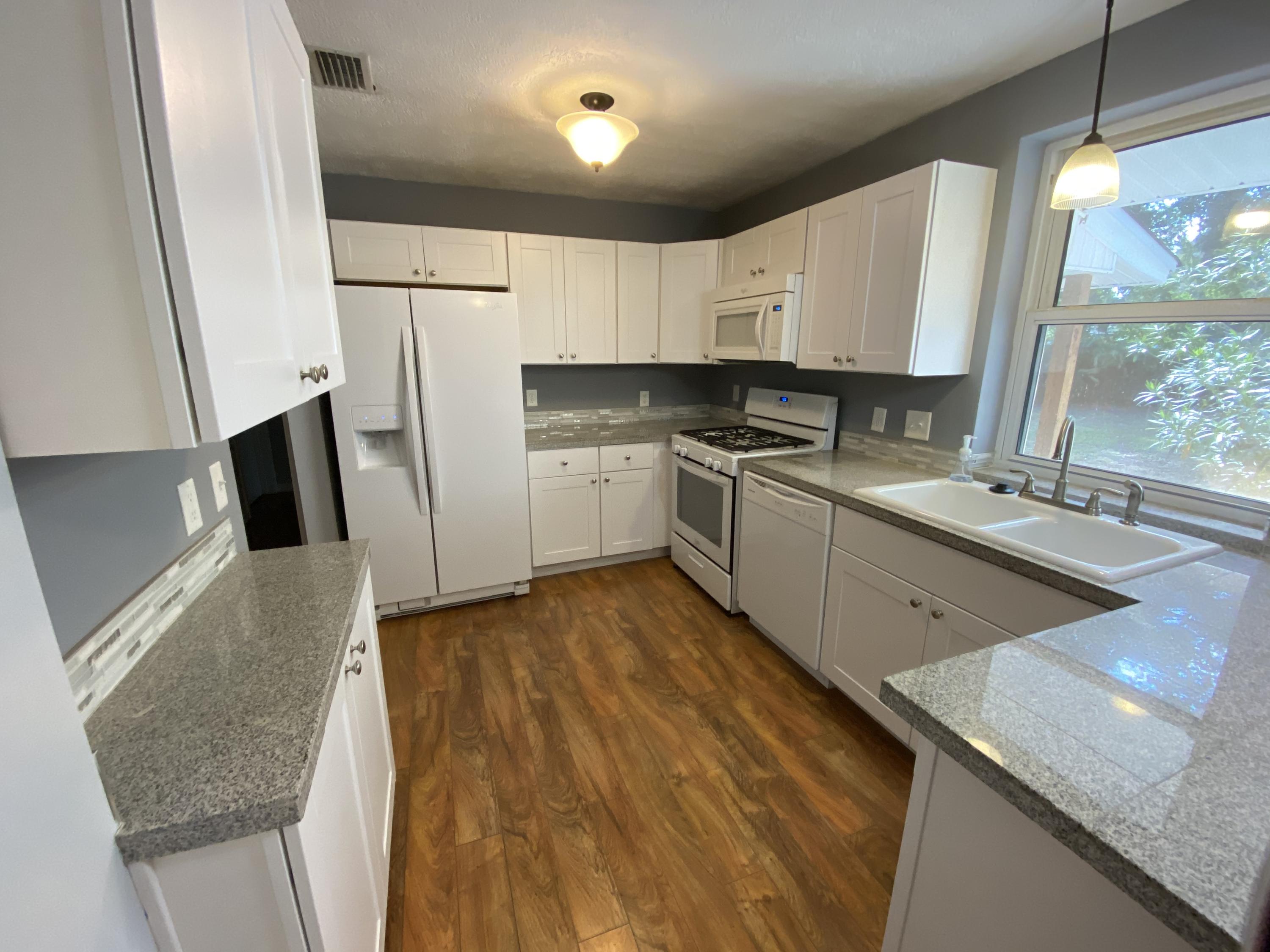 GARNIER BEACH - Residential Lease