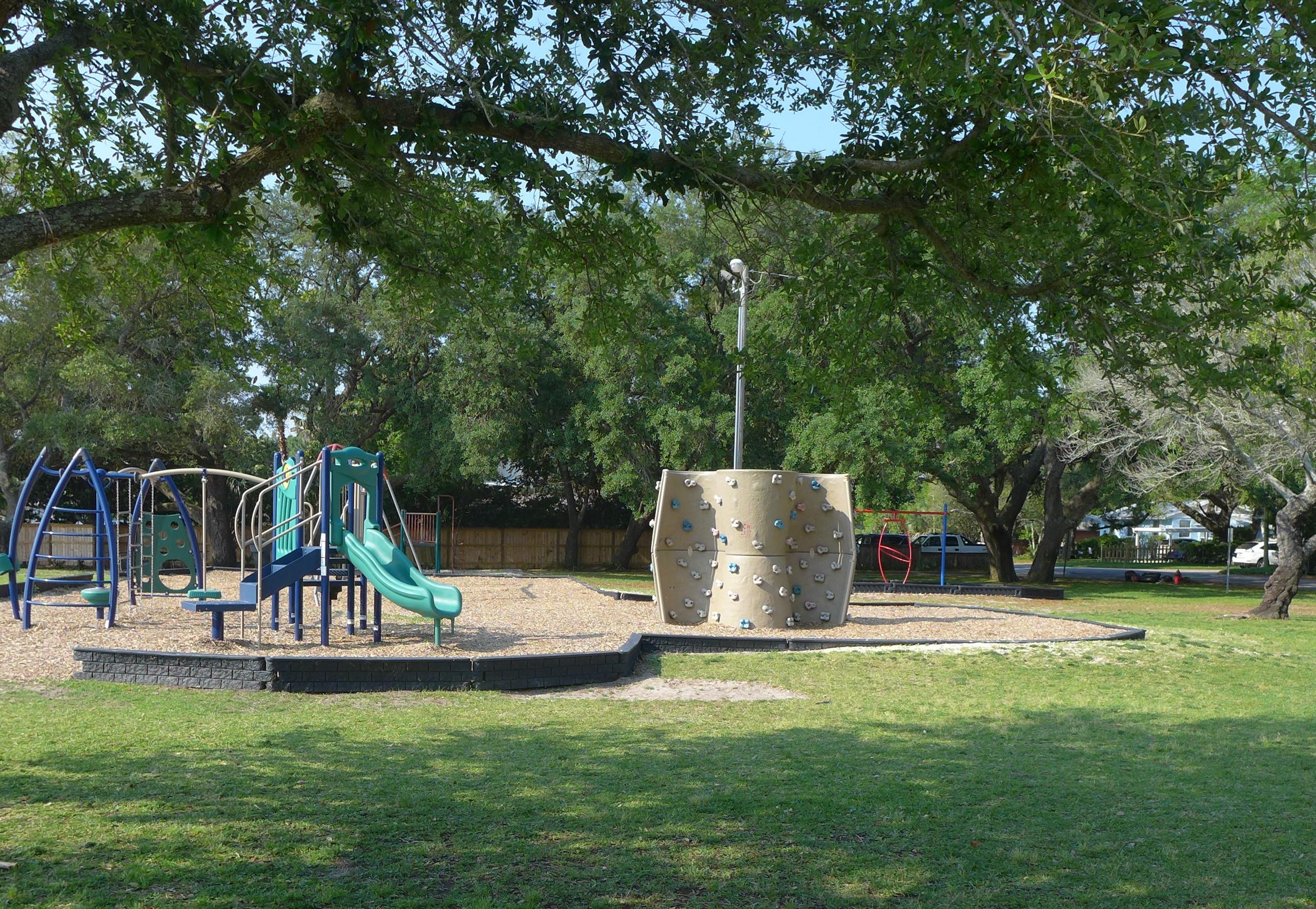 GARNIER BEACH - Residential Lease