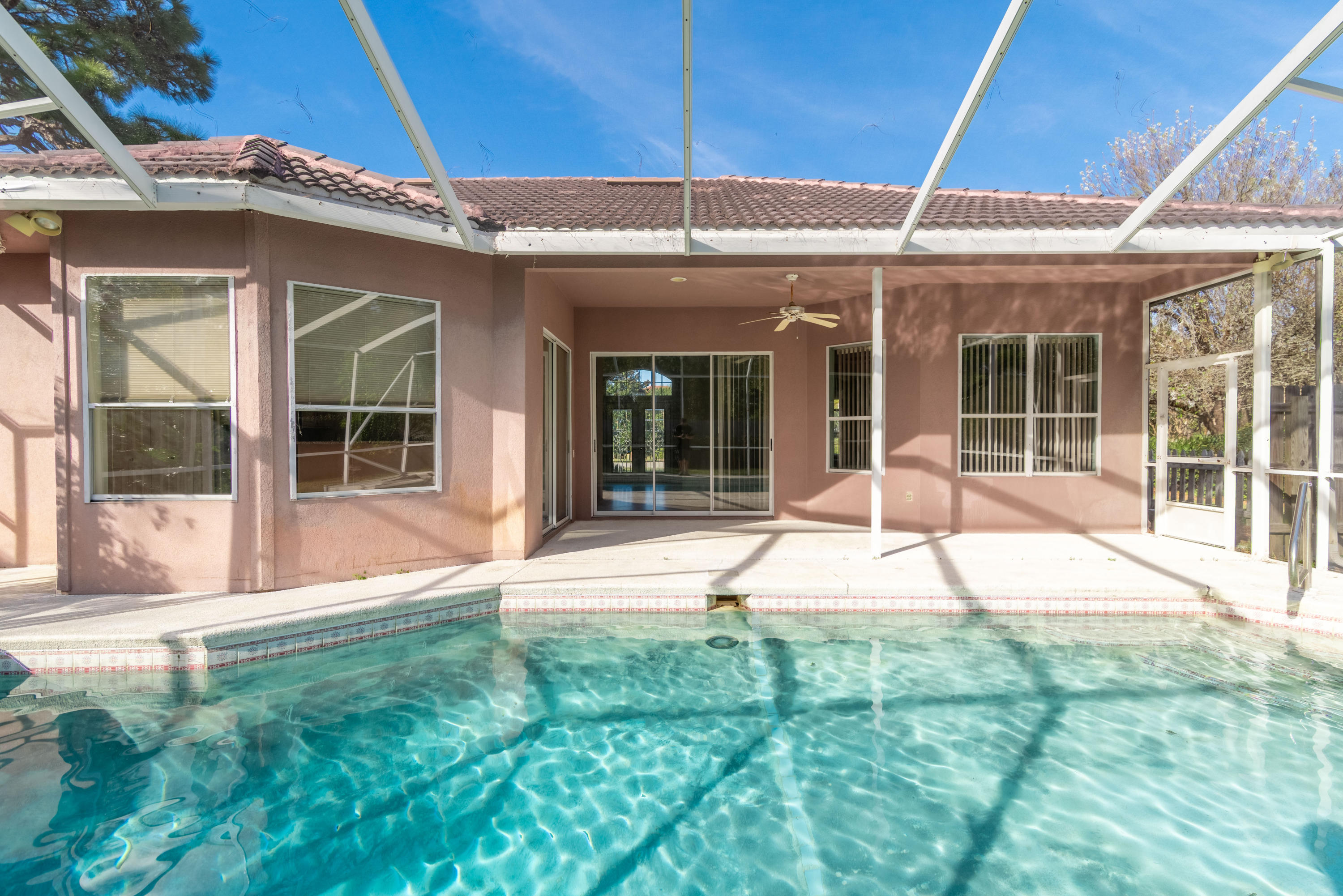 EMERALD BAY WEST - Residential
