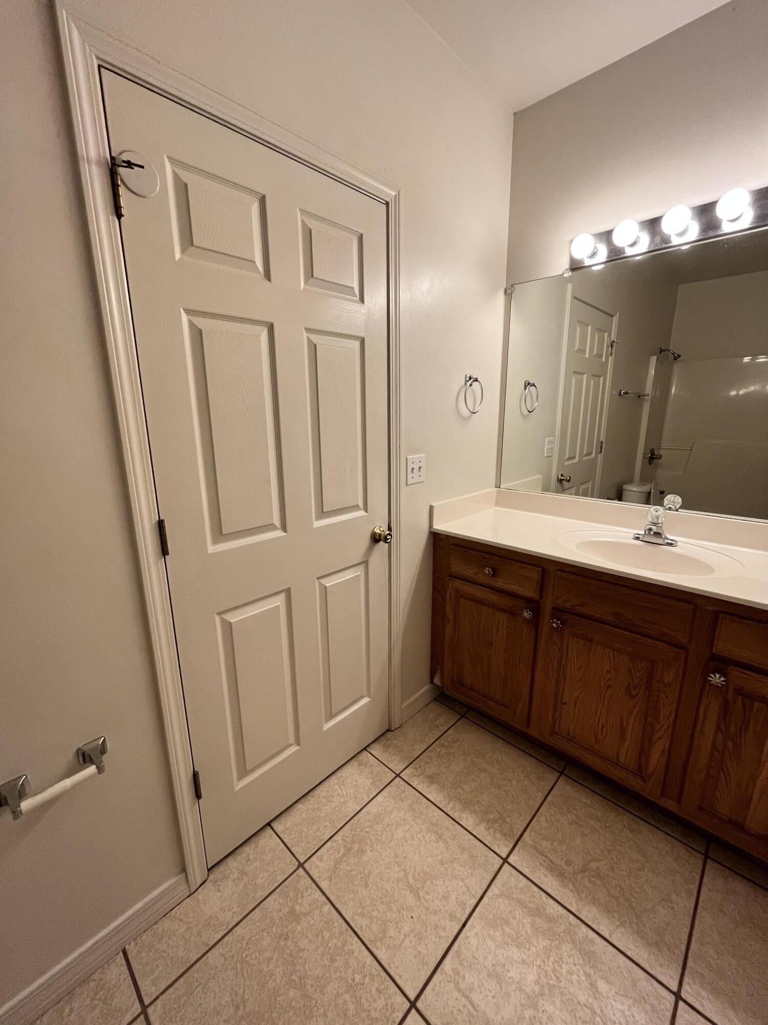 DOWNTOWNER - Residential Lease