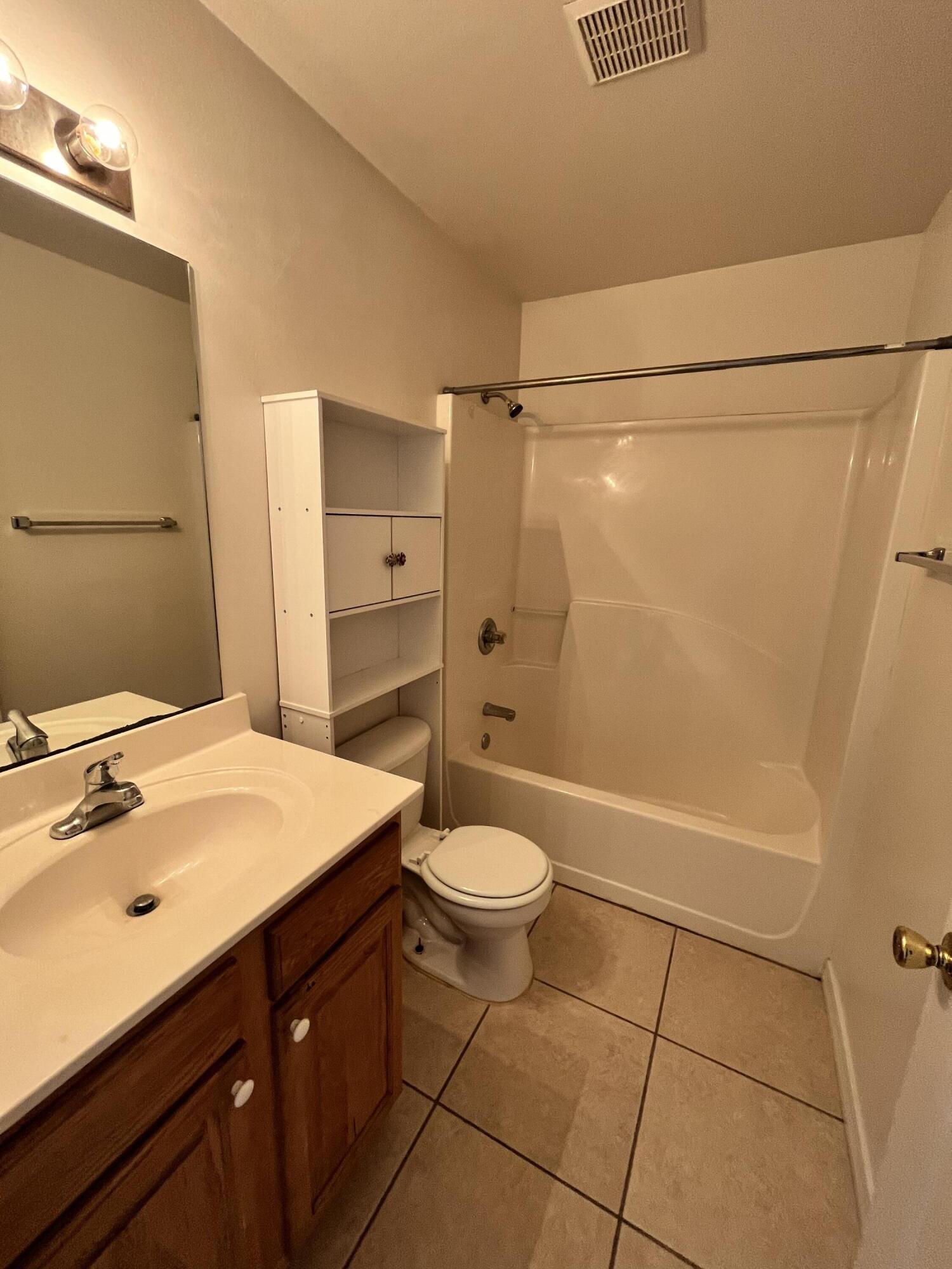 DOWNTOWNER - Residential Lease
