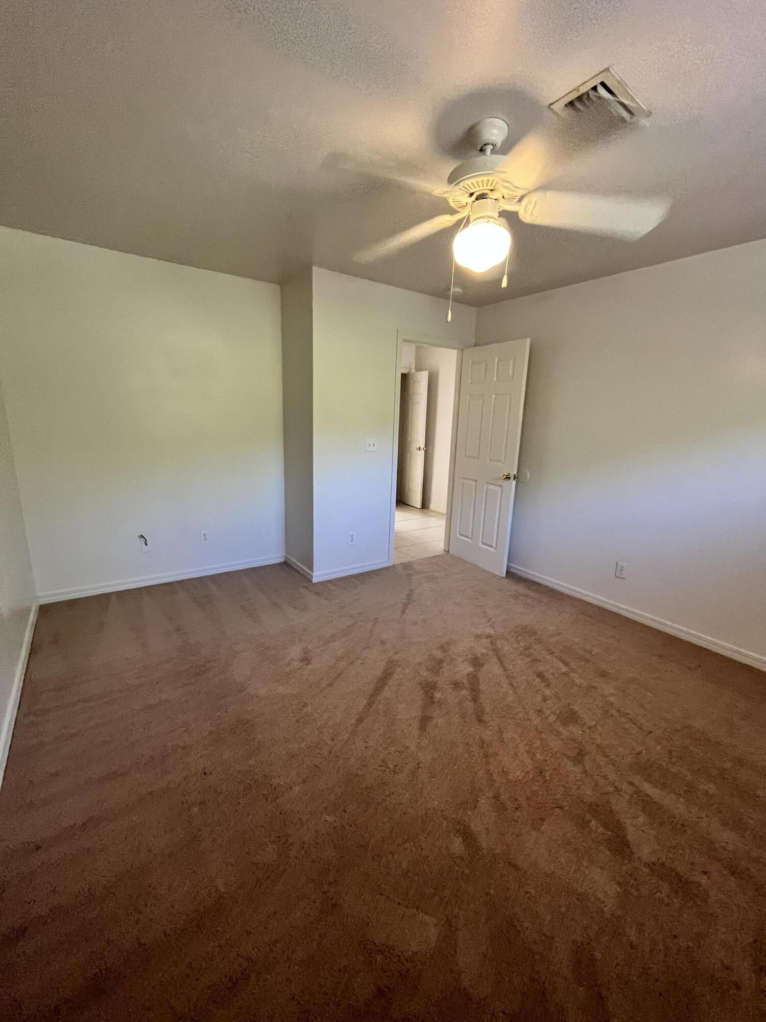 DOWNTOWNER - Residential Lease