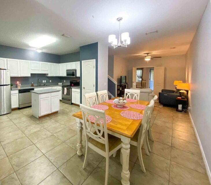 Dolphin Rd Condos - Residential Lease
