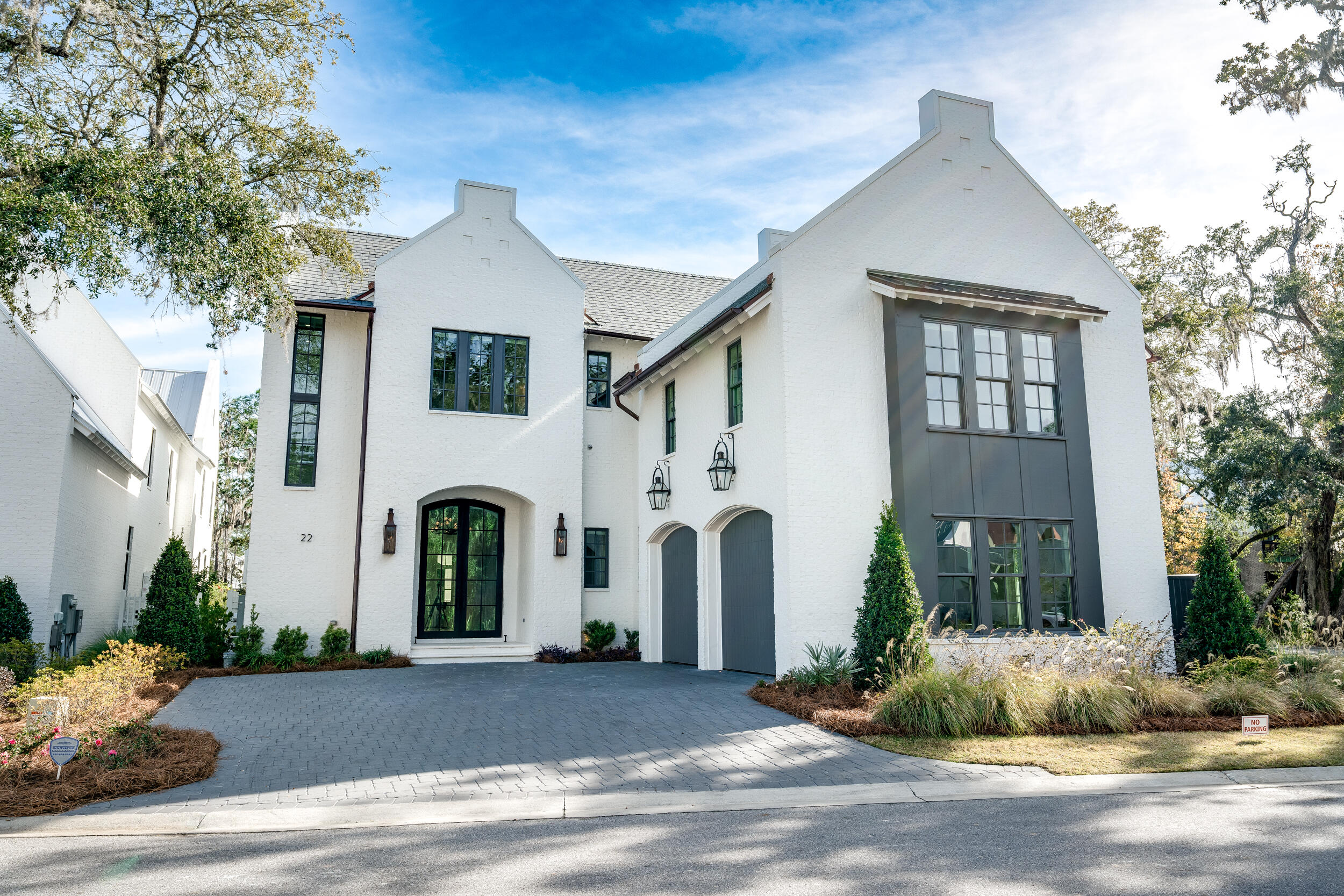 CHURCHILL OAKS - Residential