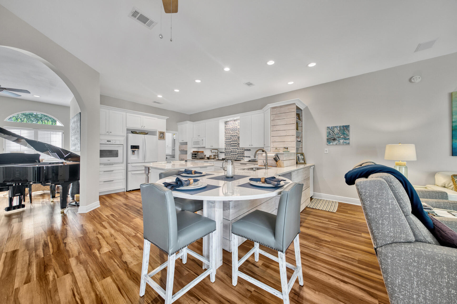 RAVEN OAKS TROON - Residential