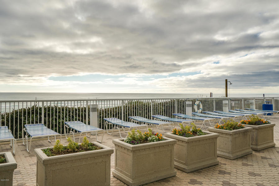 MAJESTIC BEACH TOWERS I - Residential
