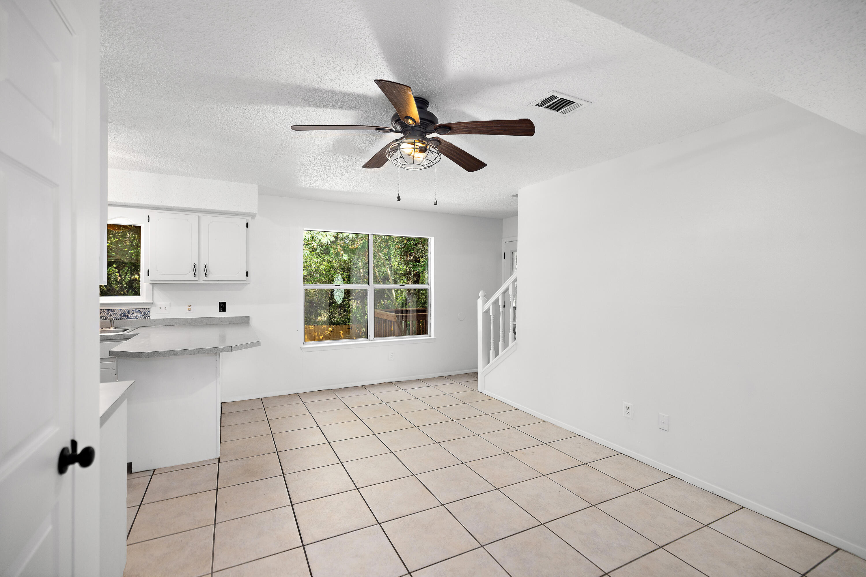 COLLEGE OAKS - Residential