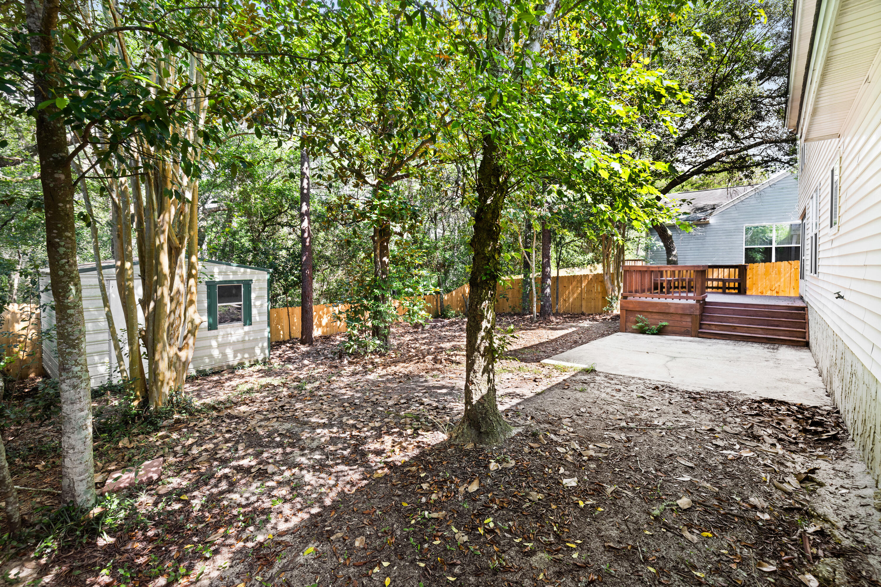 COLLEGE OAKS - Residential