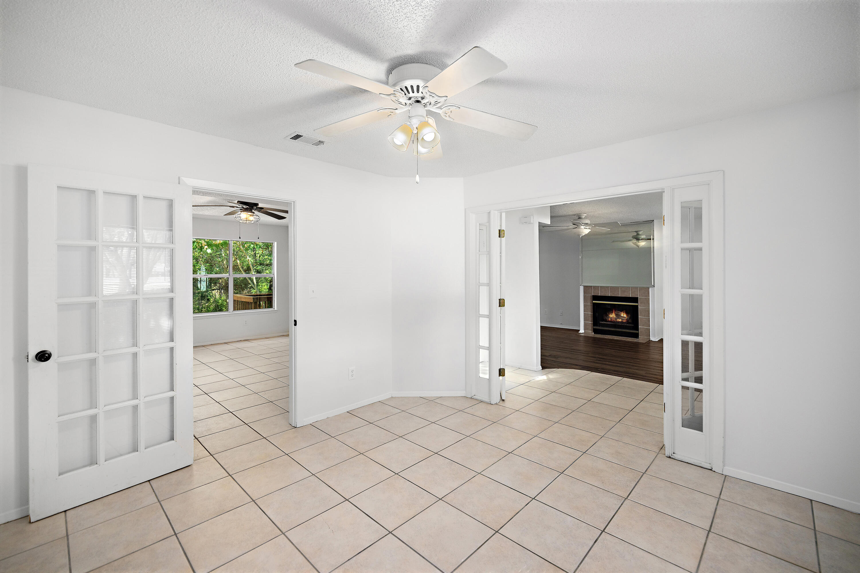 COLLEGE OAKS - Residential