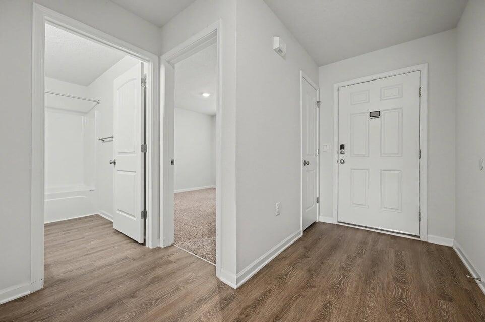 LAKERIDGE EST - Residential Lease