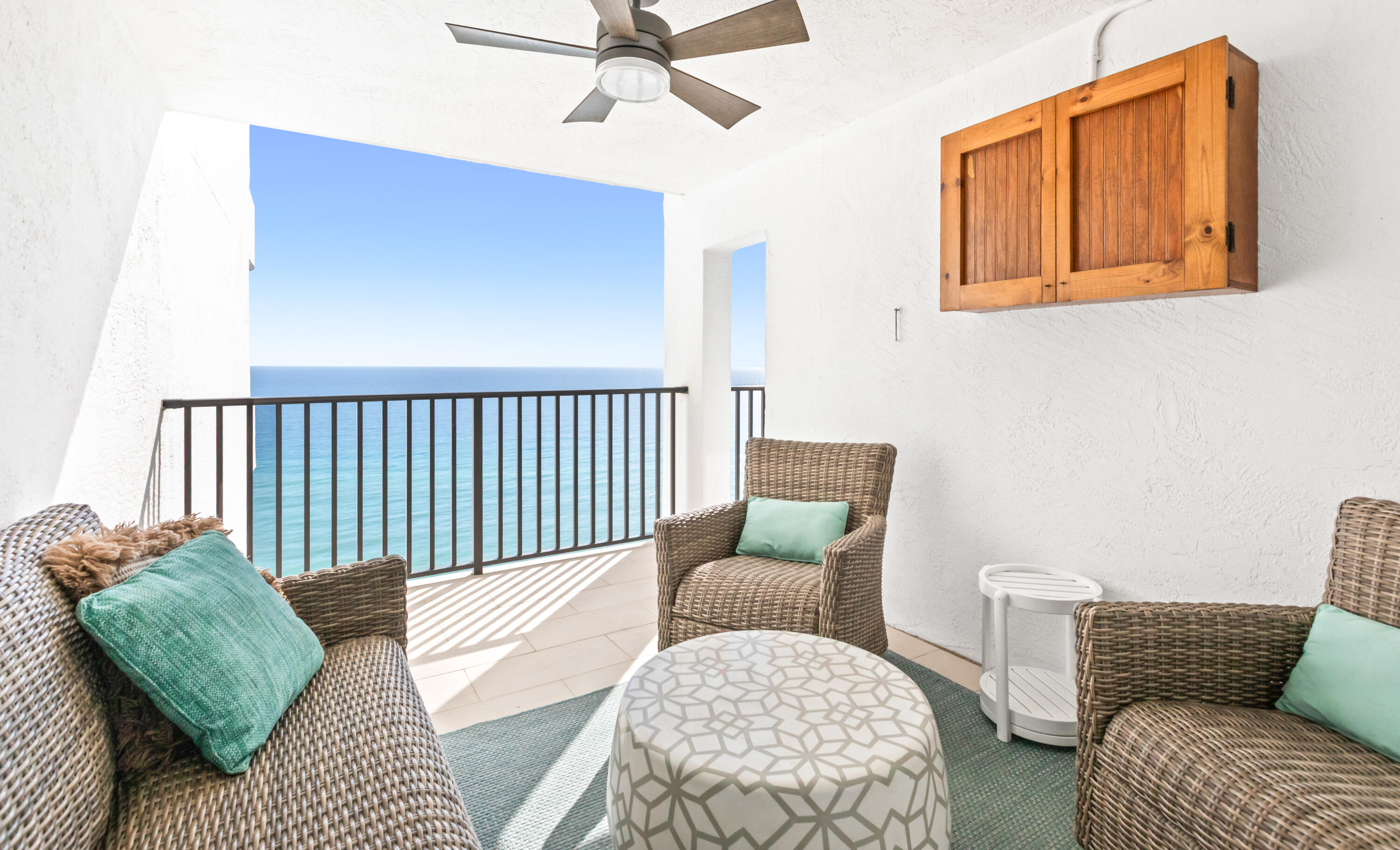 ONE SEAGROVE PLACE CONDOMINIUM - Residential
