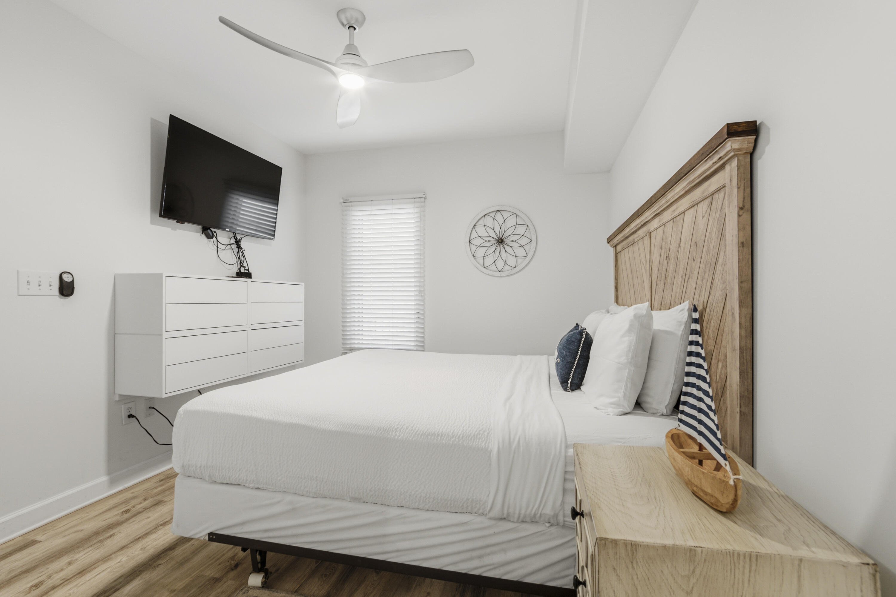 STERLING SHORES - Residential
