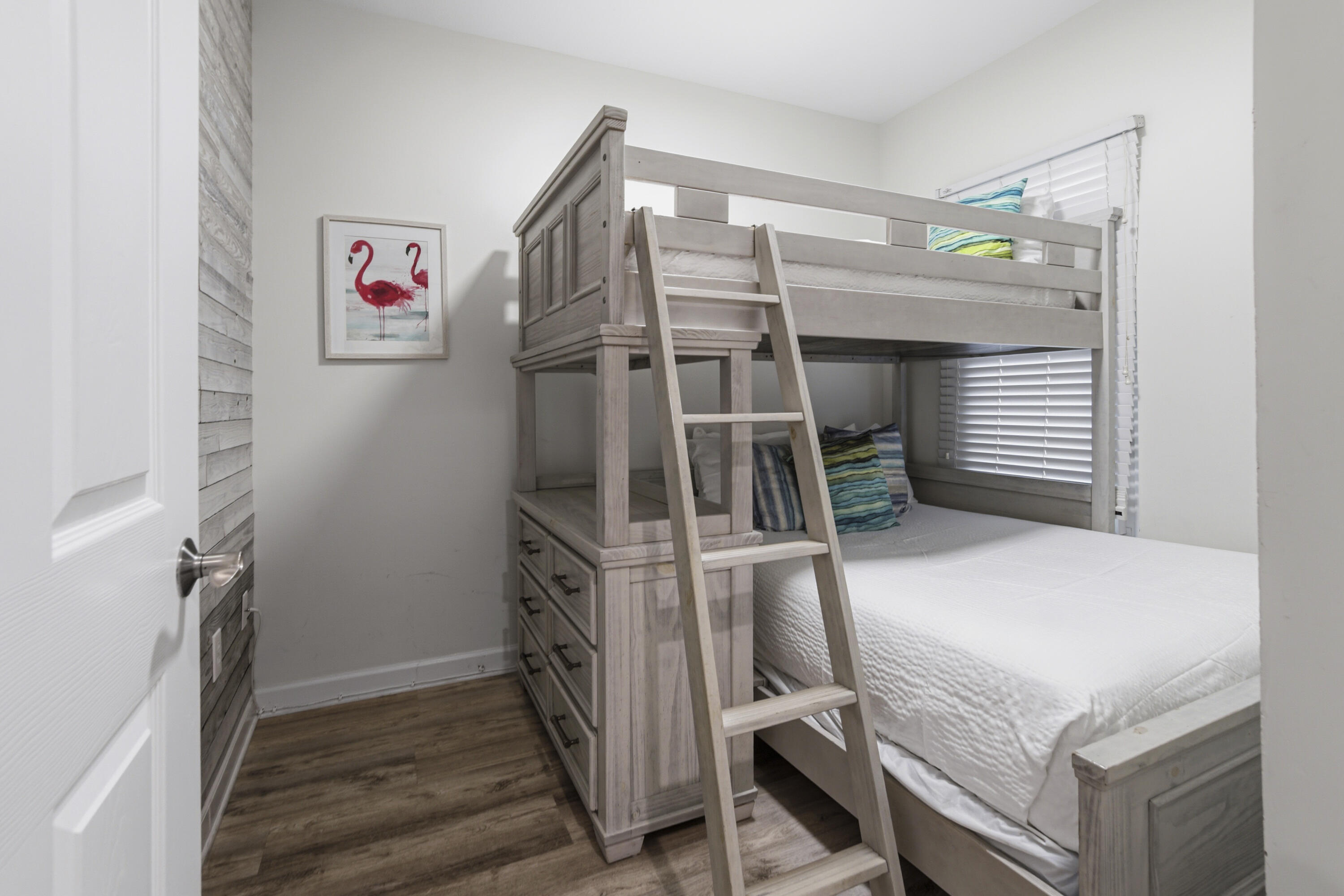 STERLING SHORES - Residential