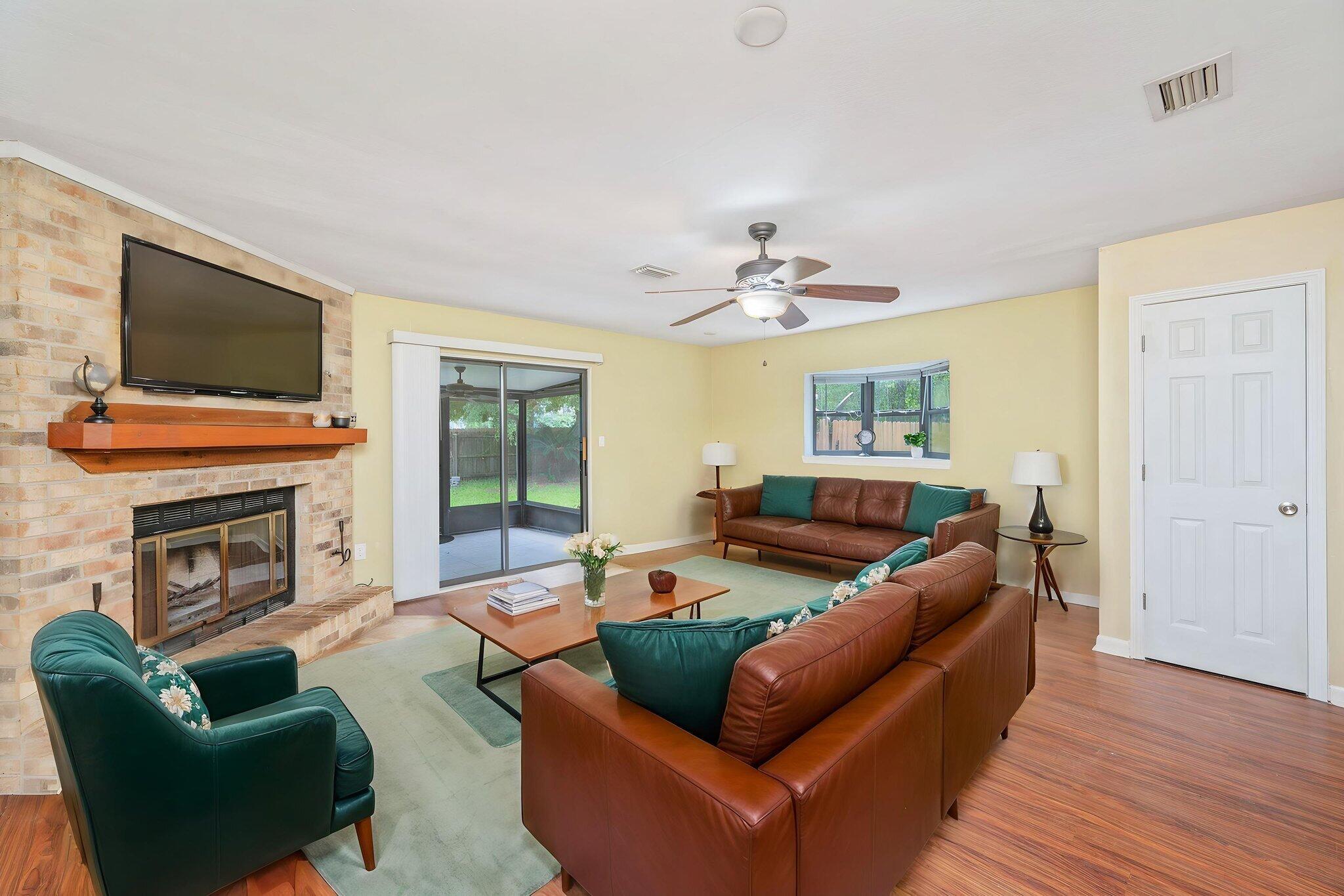 Welcome home to this beautifully updated 2-bedroom, 2.5-bath end-unit townhome, ideally located in the heart of Fort Walton Beach! Featuring new carpet upstairs, brand-new appliances, and fresh interior paint, this move-in-ready home offers both comfort and style. The spacious living room flows into the dining area and is highlighted by a cozy fireplace and a charming bay window that fills the space with natural light. Luxury vinyl plank flooring throughout the downstairs adds durability and modern appeal. Step outside to the large screened-in patio, perfect for relaxing or entertaining year-round. Situated on a generous corner lot, this home also includes a one-car garage for added convenience. Whether you're a first-time homebuyer or looking for a fantastic investment opportunity, this property offers an unbeatable combination of location, updates, and value. No Hoa to make it even more appealing. 

Roof - 2020
Hot Water Heater - 2020
HVAC- 2017