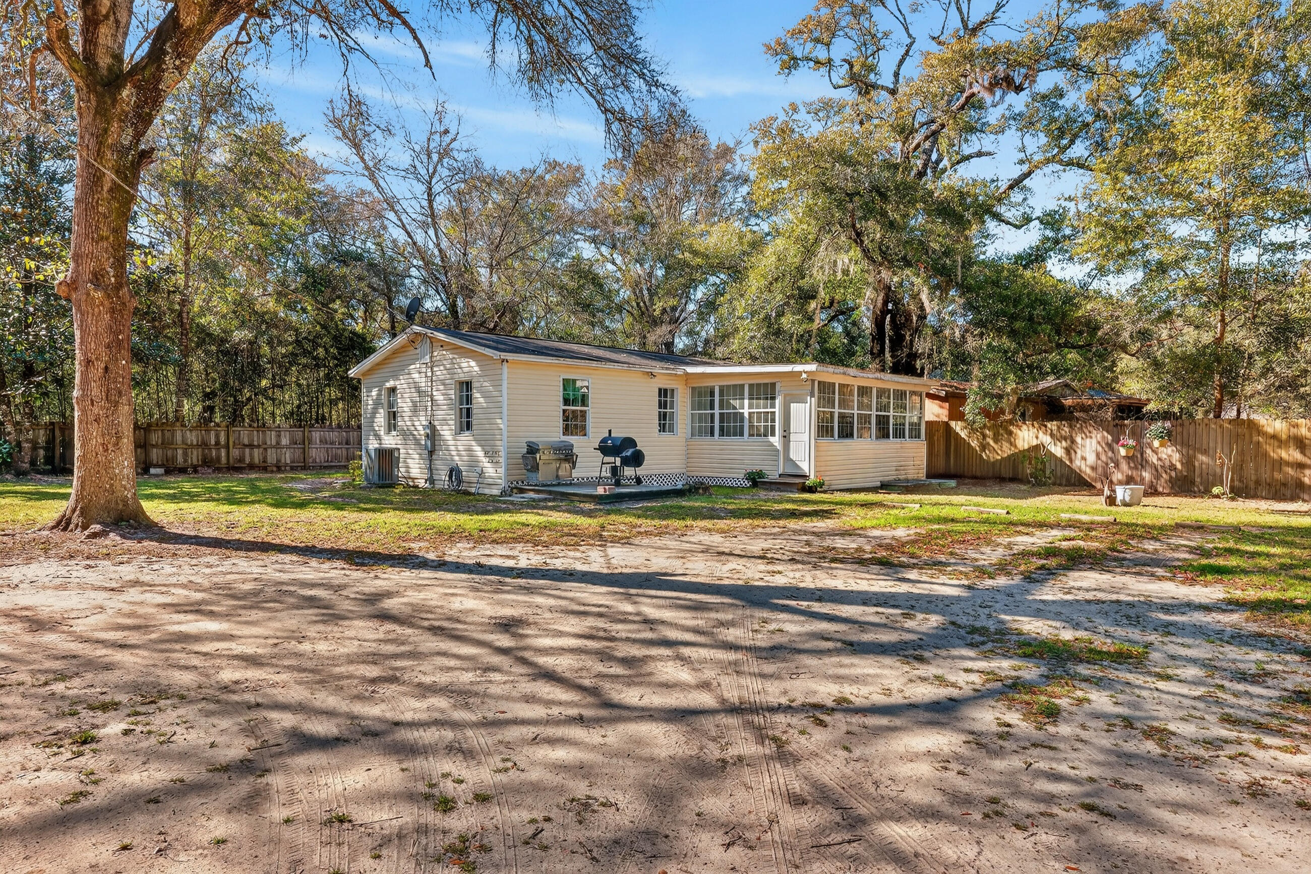NO RECORDED SUBDIVISION - Residential