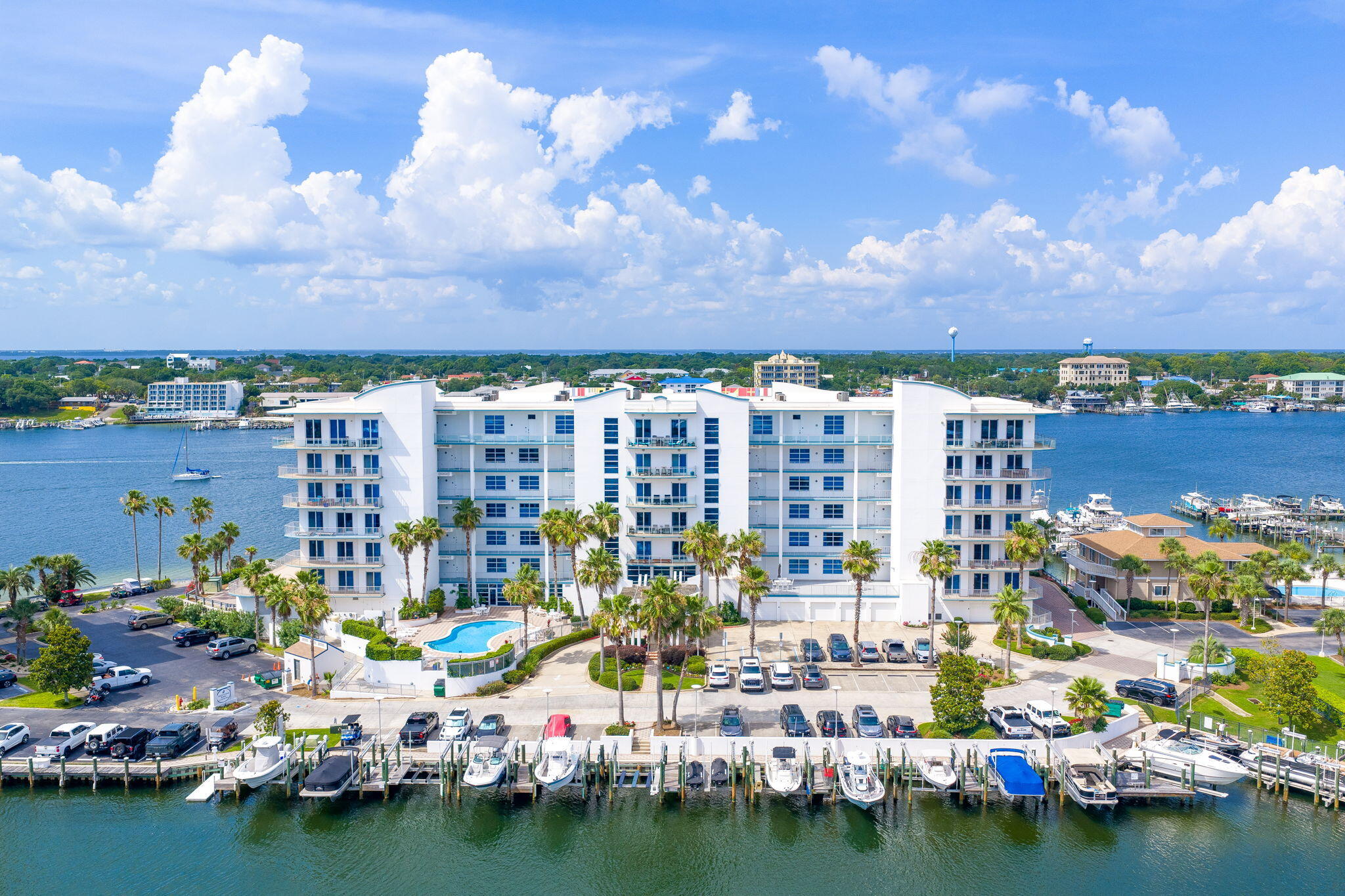 HARBOR LIGHTS - Residential
