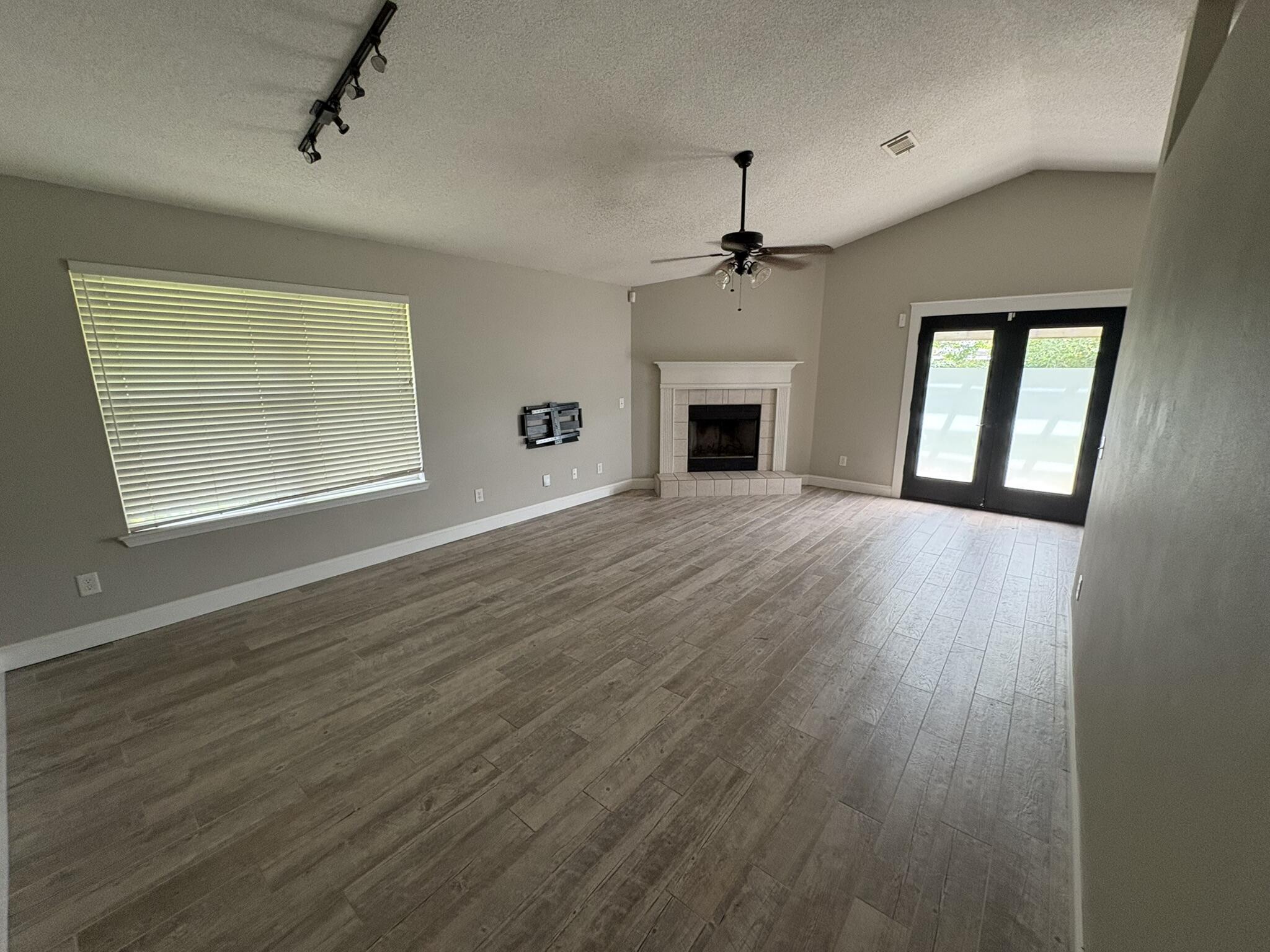 GRAND RIDGE - Residential