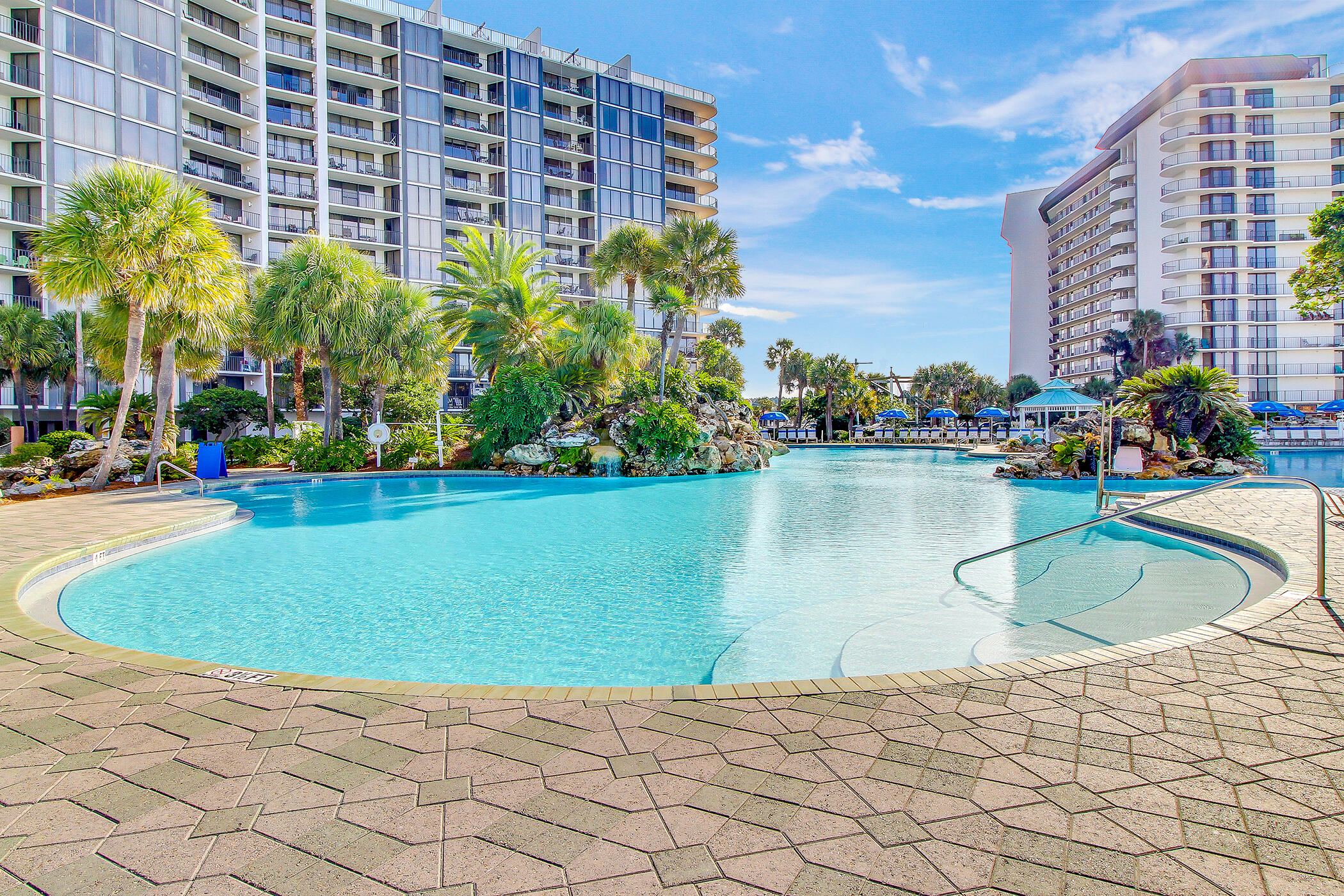 EDGEWATER - Residential