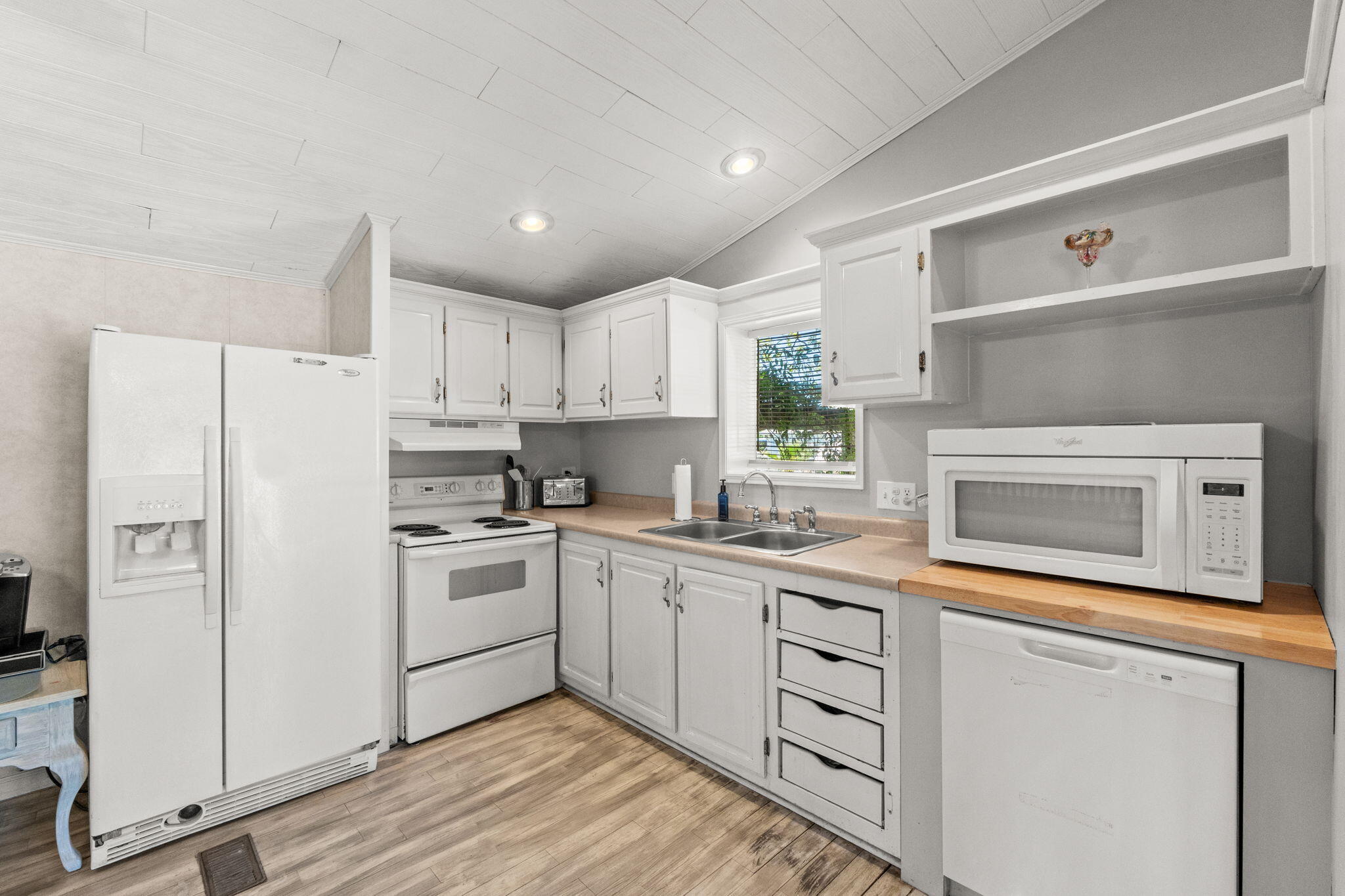 LAGUNA BEACH ESTATES 5TH ADDN - Residential