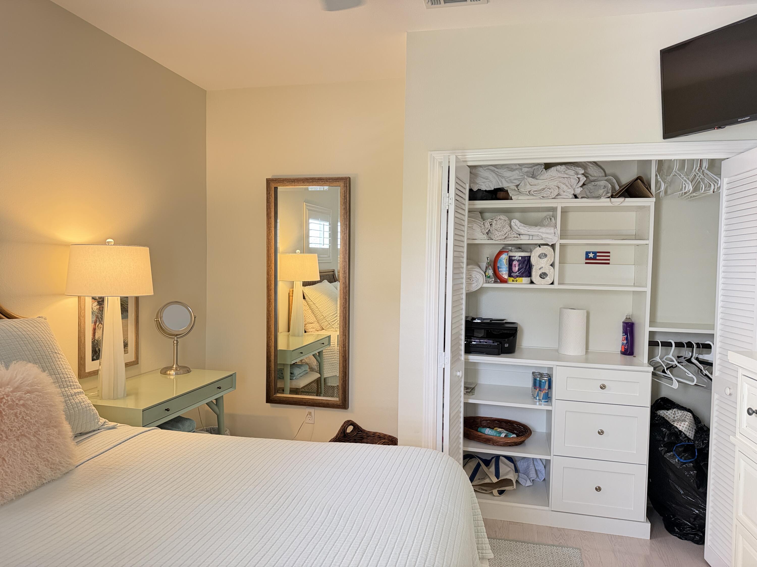 CRYSTAL SHORES - Residential