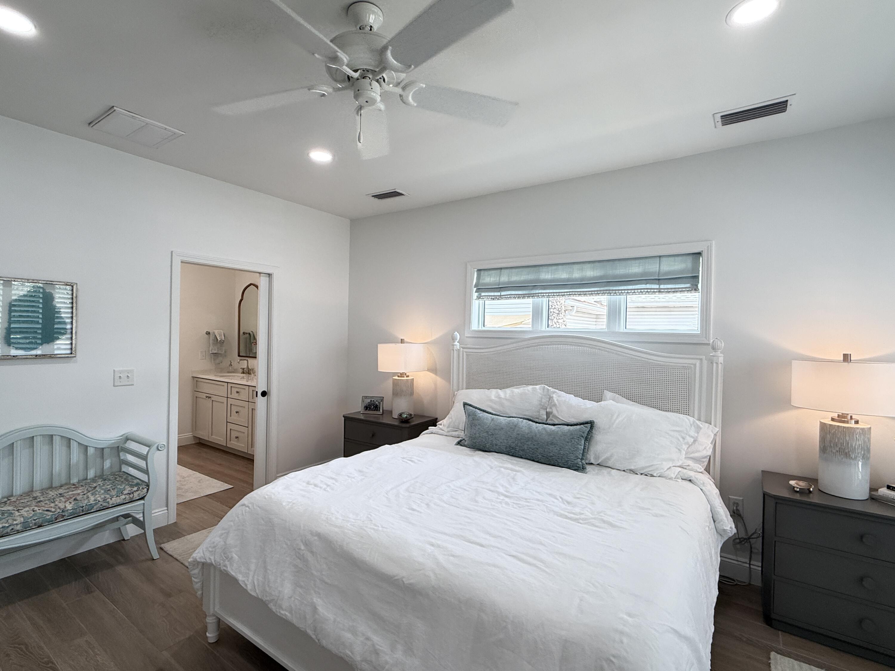 CRYSTAL SHORES - Residential