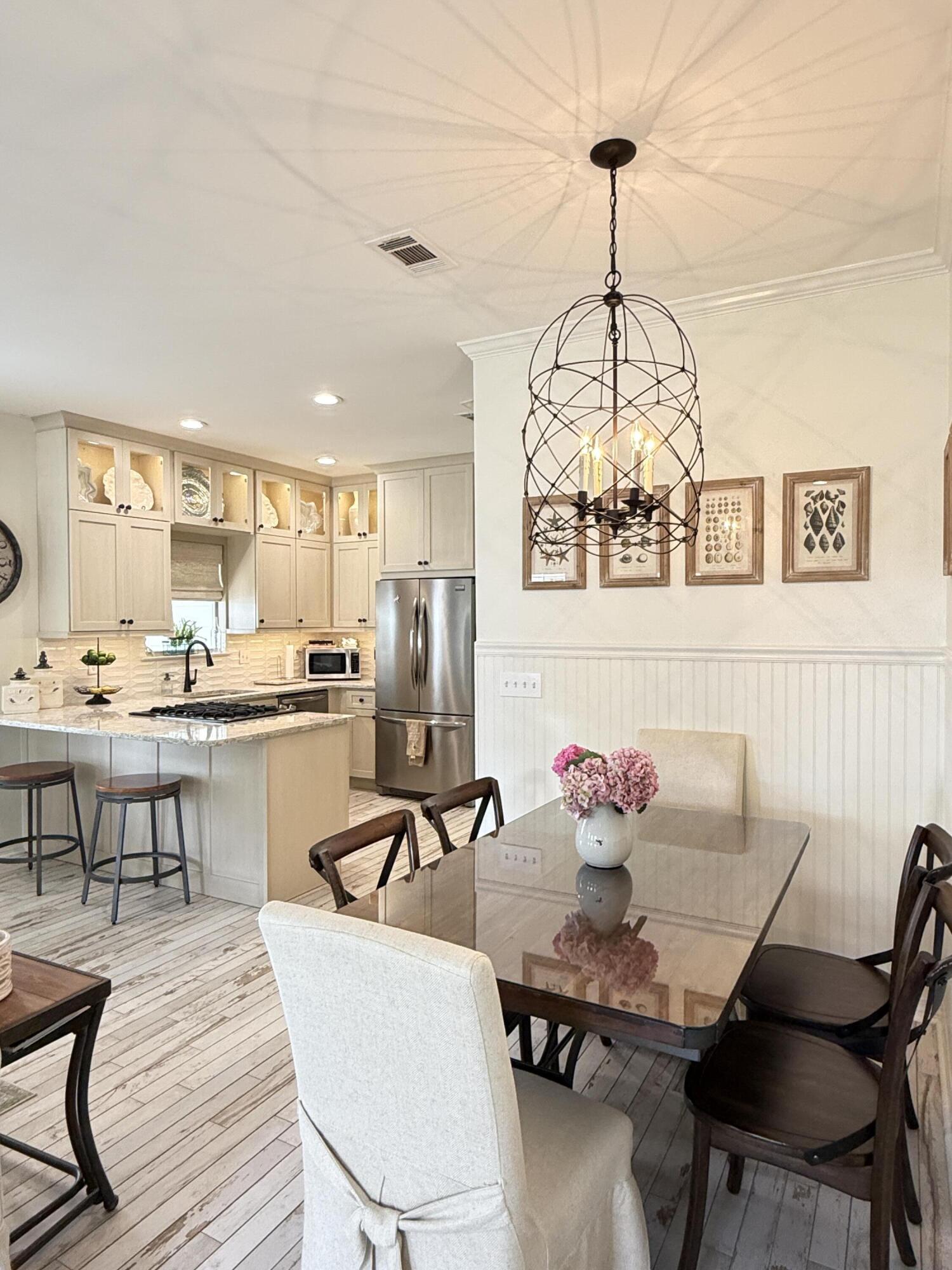 CRYSTAL SHORES - Residential
