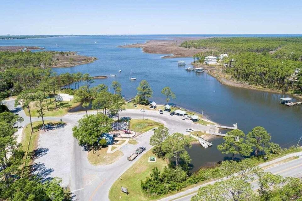 BAY PINE SHORES - Land