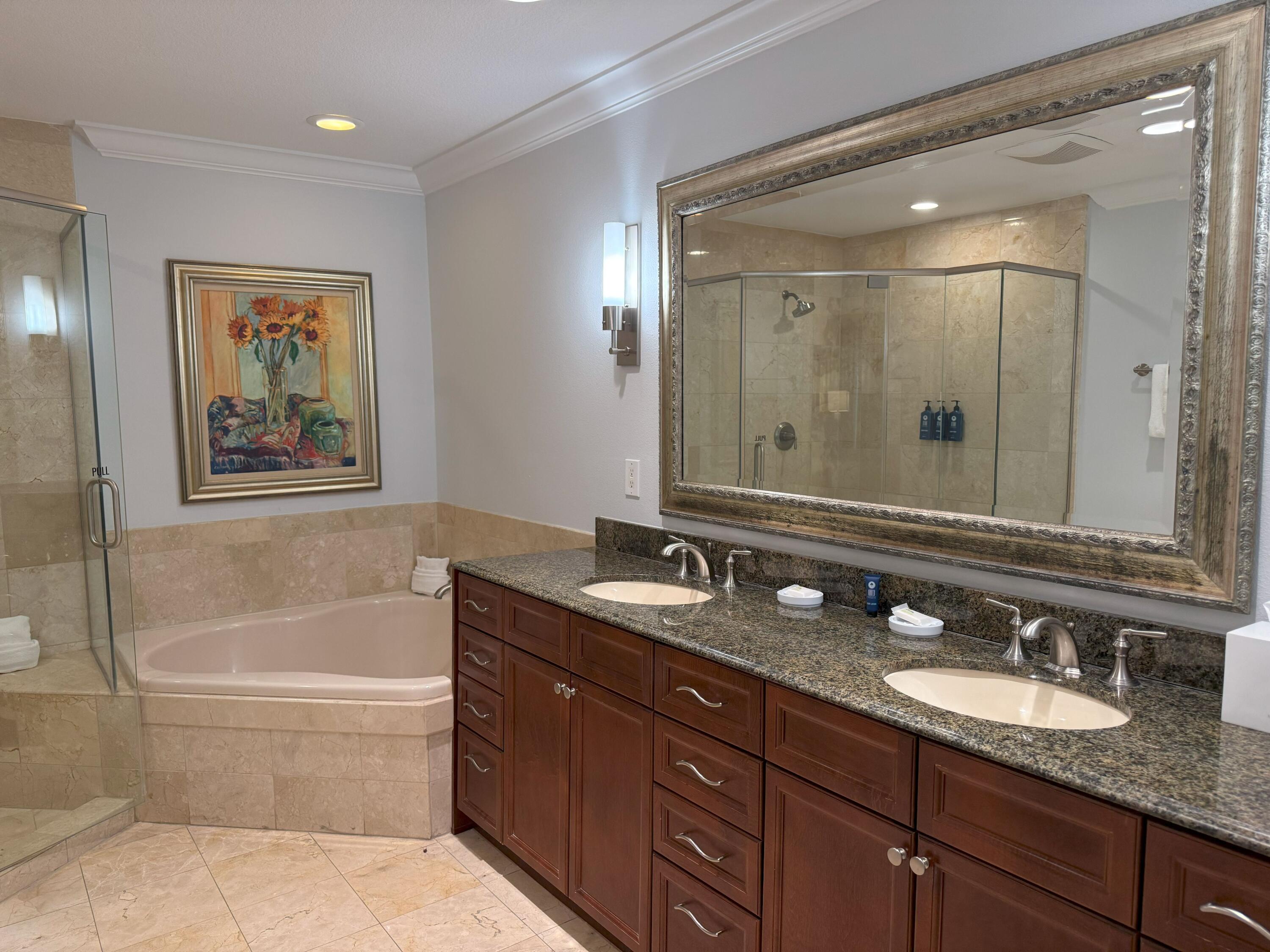EMERALD GRANDE - Residential