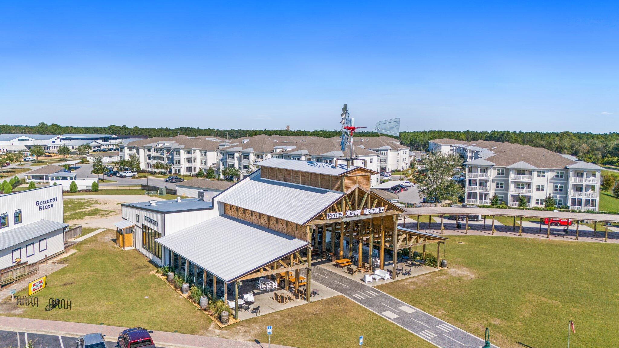 HAMMOCK BAY - LANTERNS - Residential