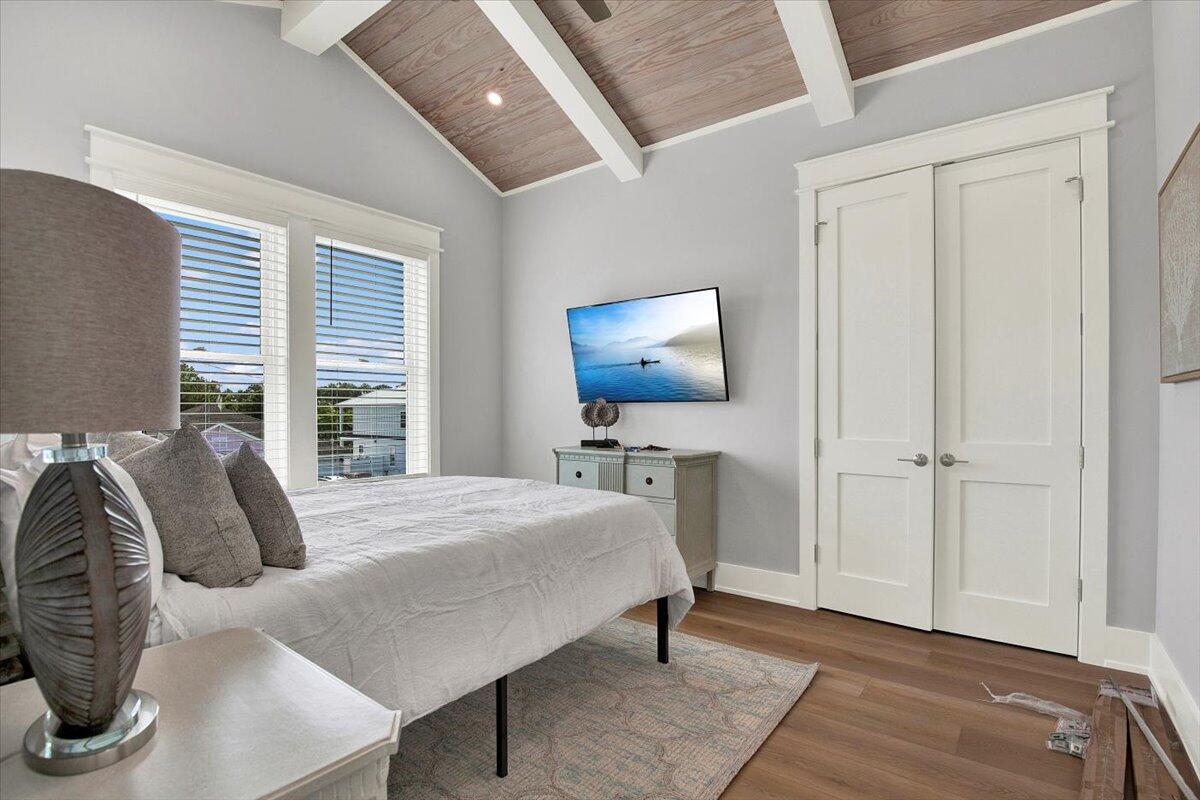 LULLWATER BEACH - Residential