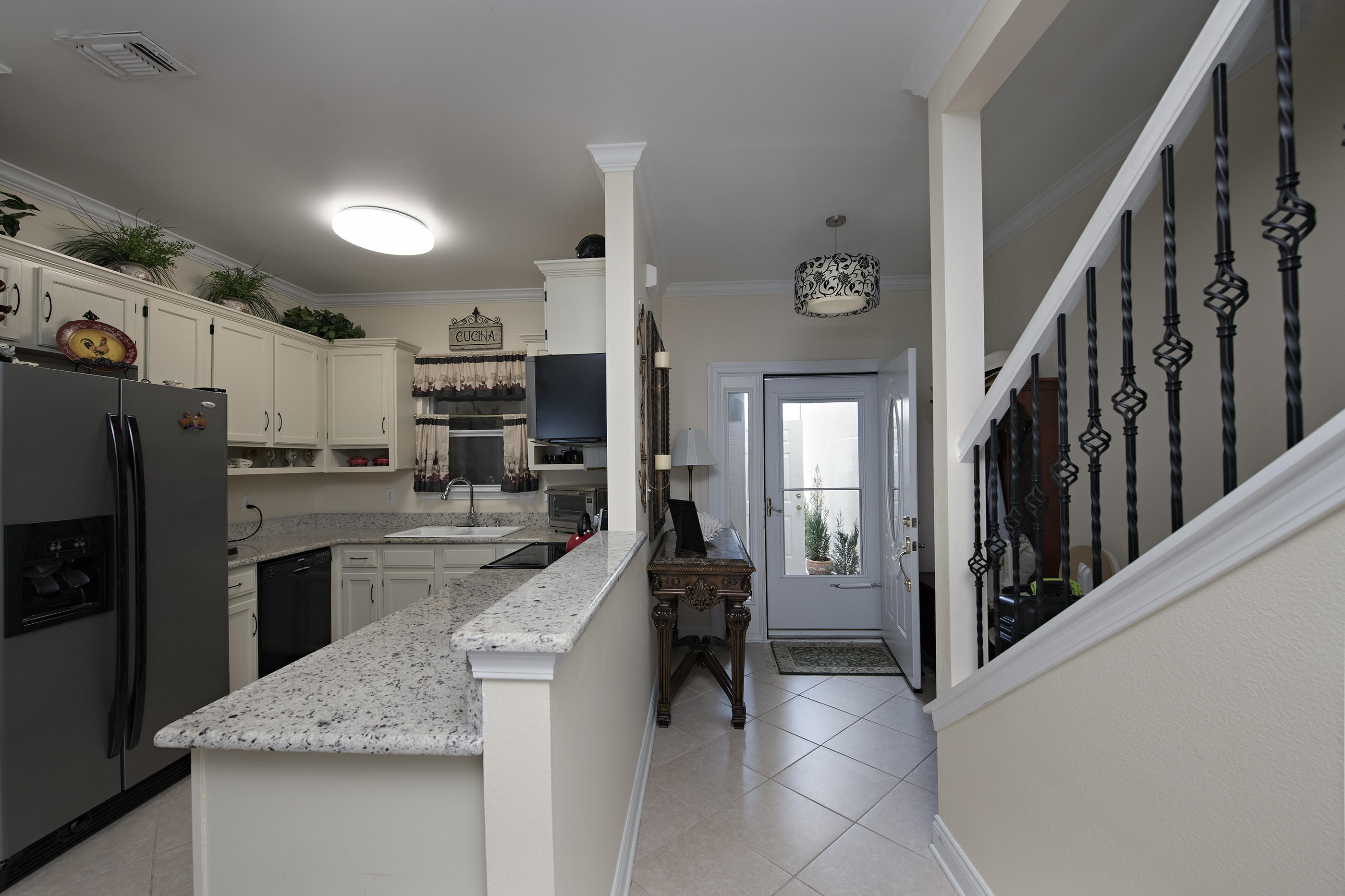 HIDDEN BAY VILLAGE - Residential