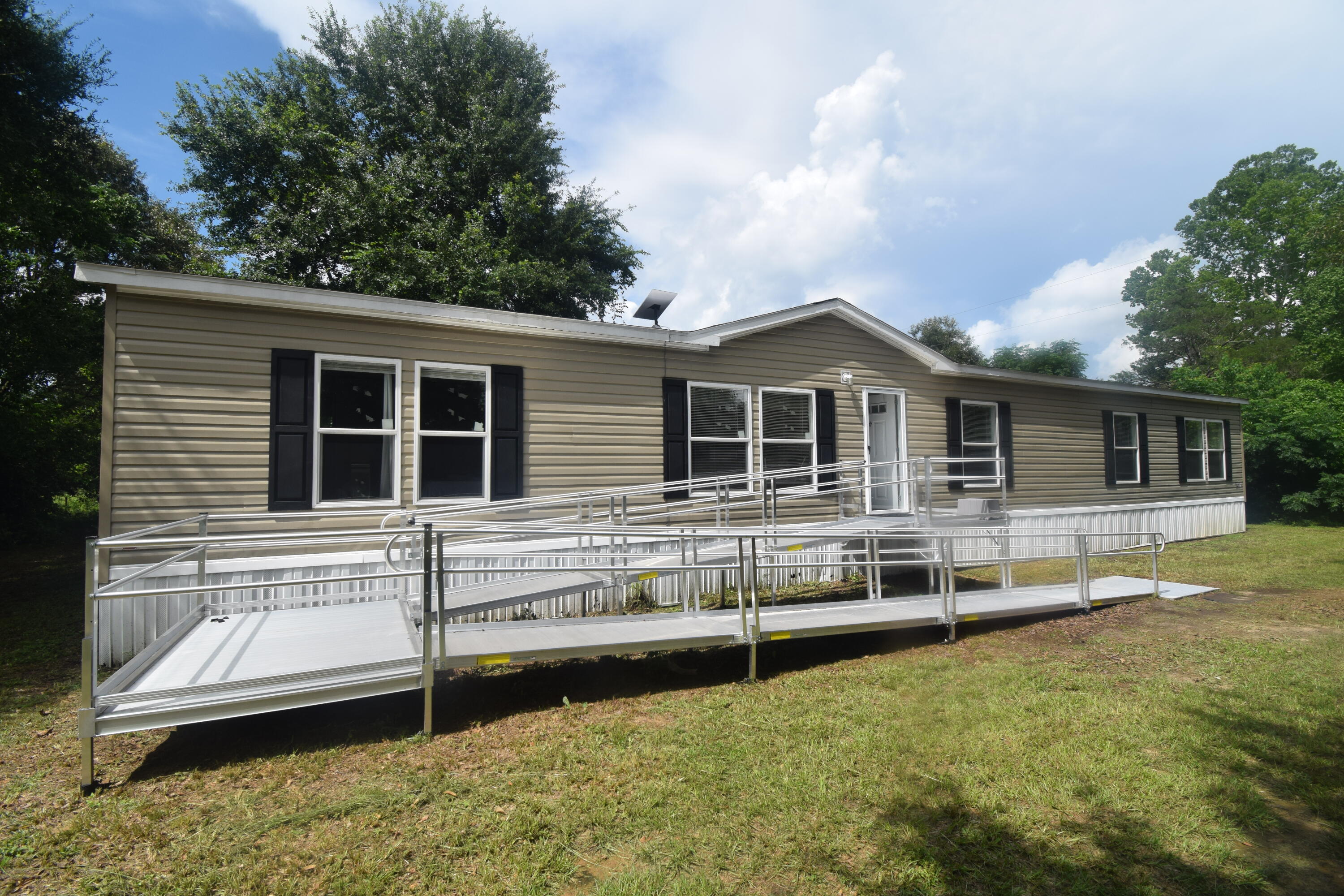 LAUREL HILL - Residential